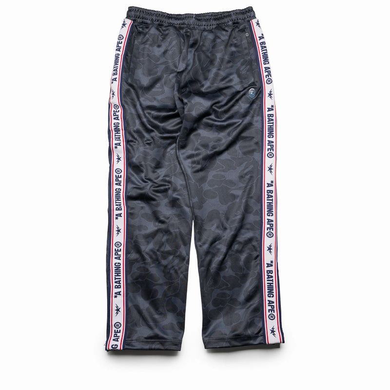 Contoured Waistband Soft Inner Lining A Bathing Ape Solid Camo One Point Sweatpants - Black