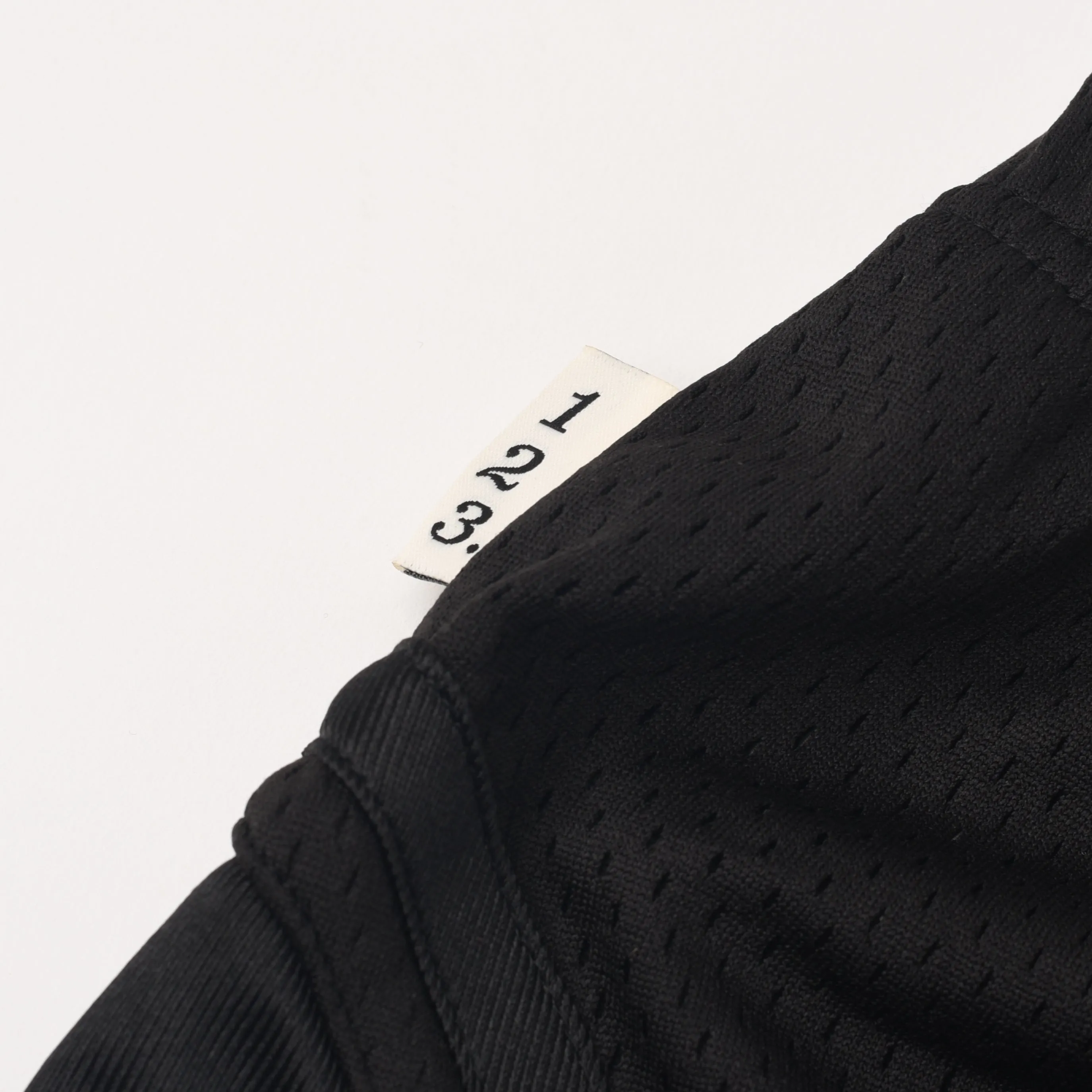 Urban Chic Open Glow ABC.123. MESH SATIN BASKETBALL SHORTS - BLACK