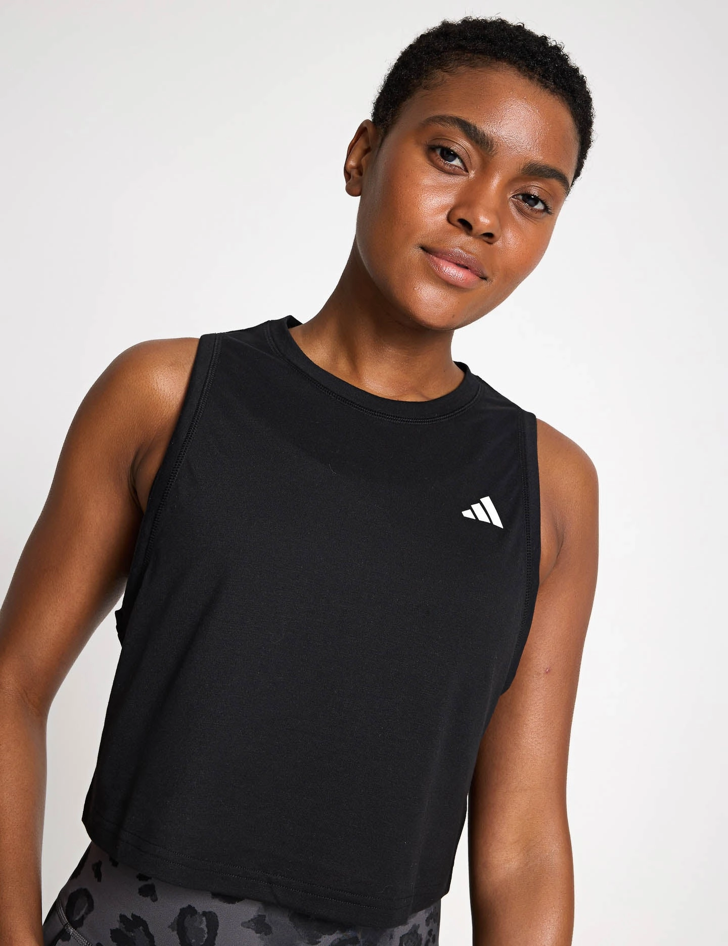 Train Essentials Boxy Workout Tank Top - Black wide - track Body Mapping Zones