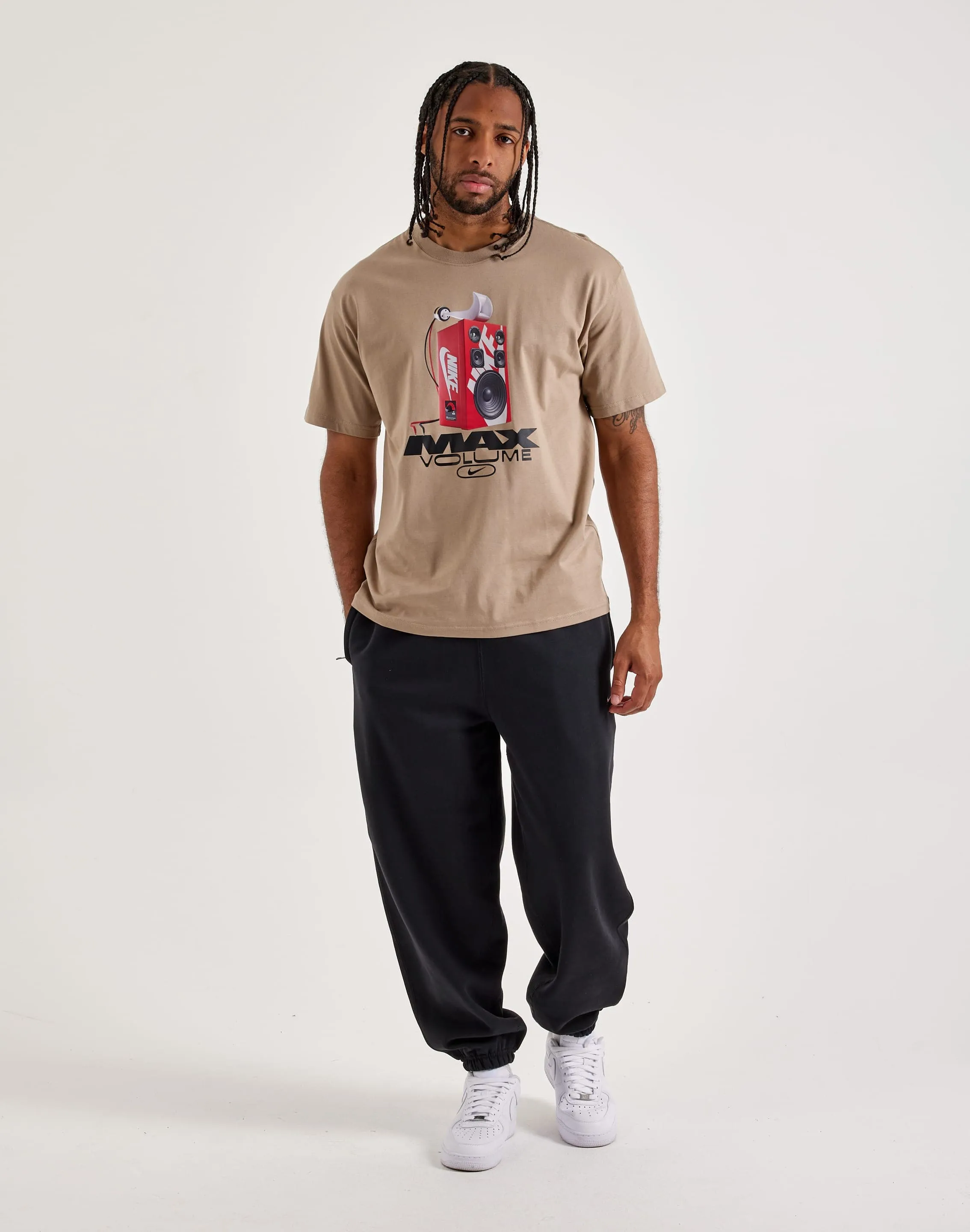 LowMaintenanceMaterial Seamless construction Nike Max90 Tee