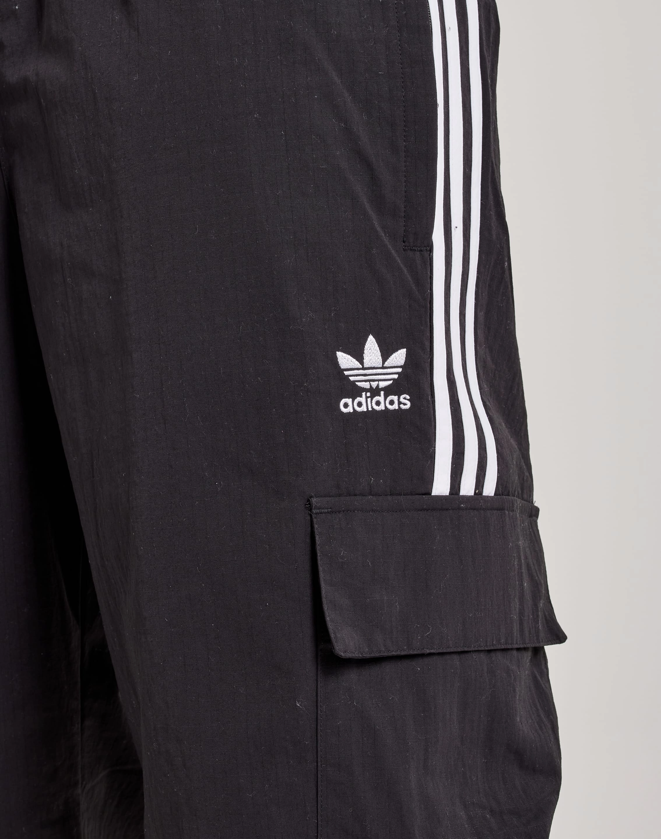 Adidas Adicolor Classics 3-Stripes Cargo Pants UV Protection Royal Charm