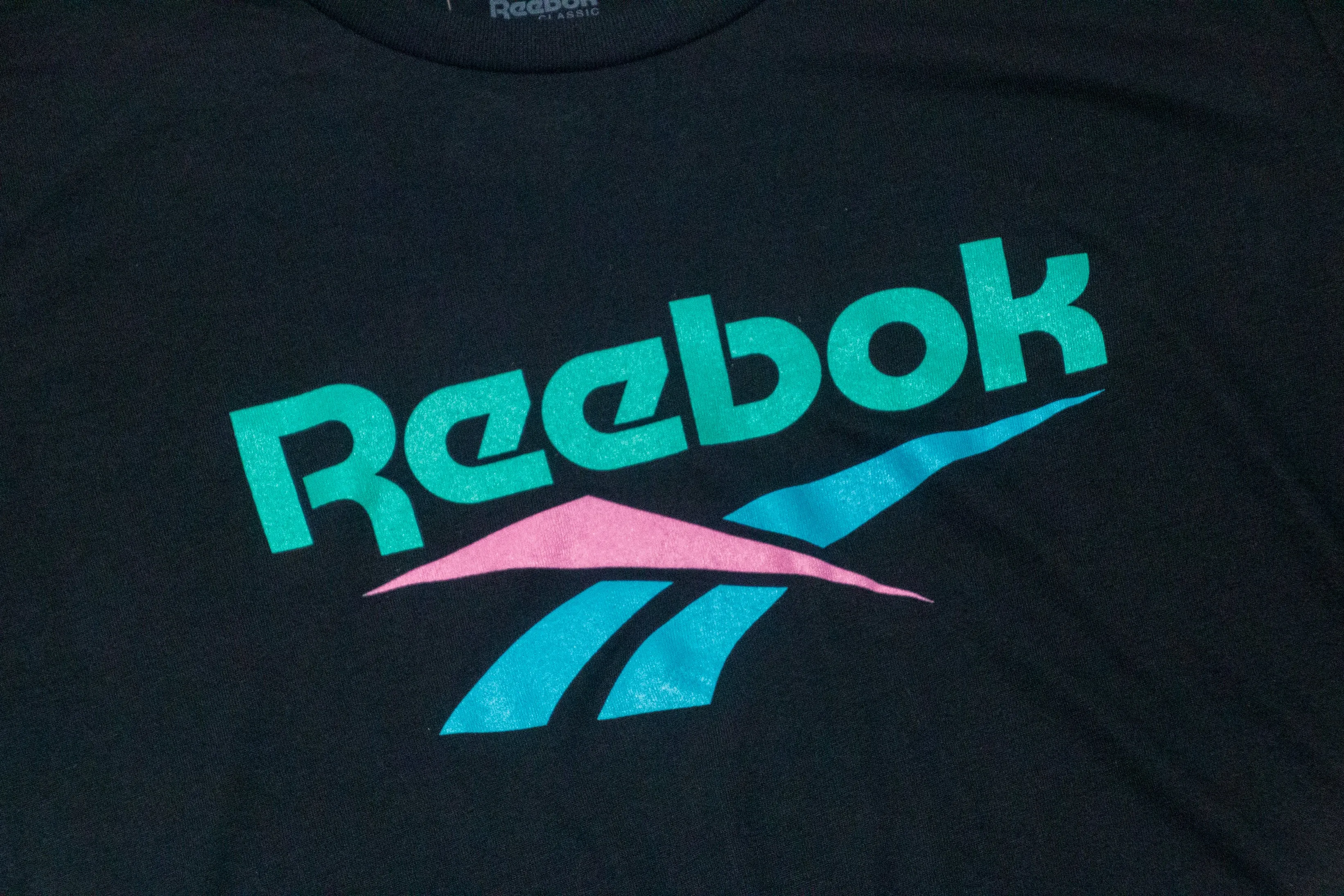 WMNS Reebok - Classic Crop Top (Black) Light Wool Travel Vibe