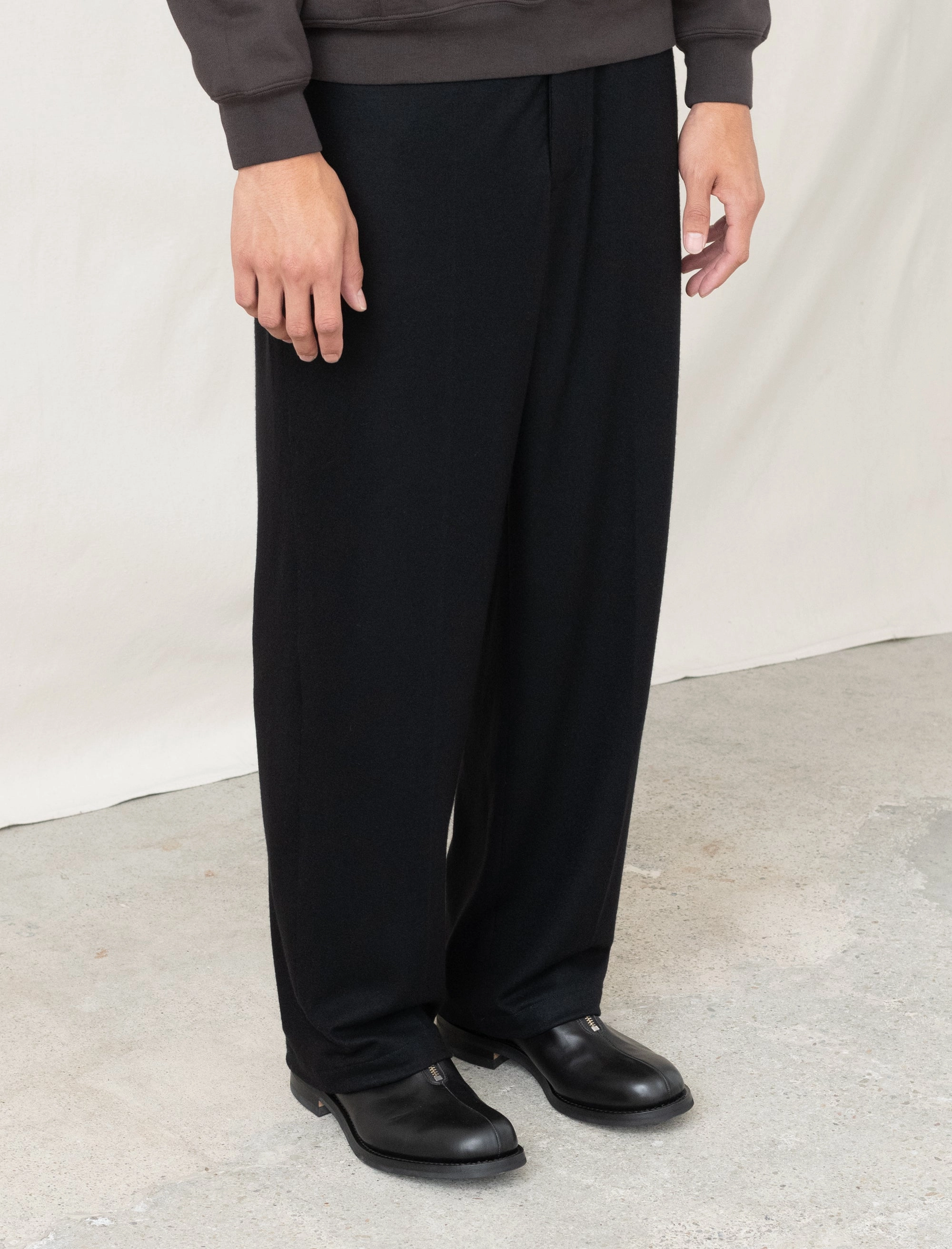 Ultra Soft Texture Quick Flex Wool Jersey Pant (Black)
