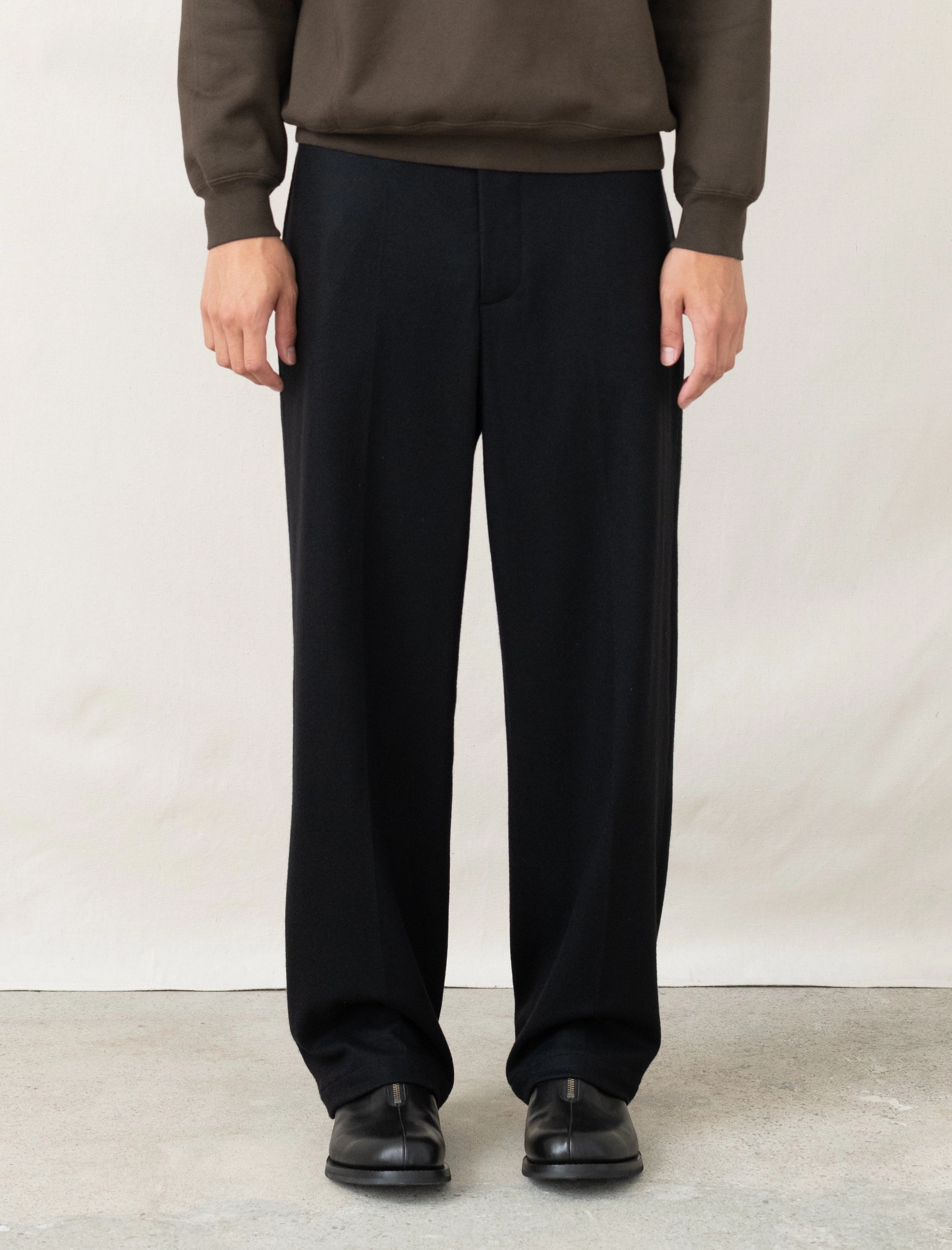 Air Circulation hypoallergenic material Wool Jersey Pant (Black)