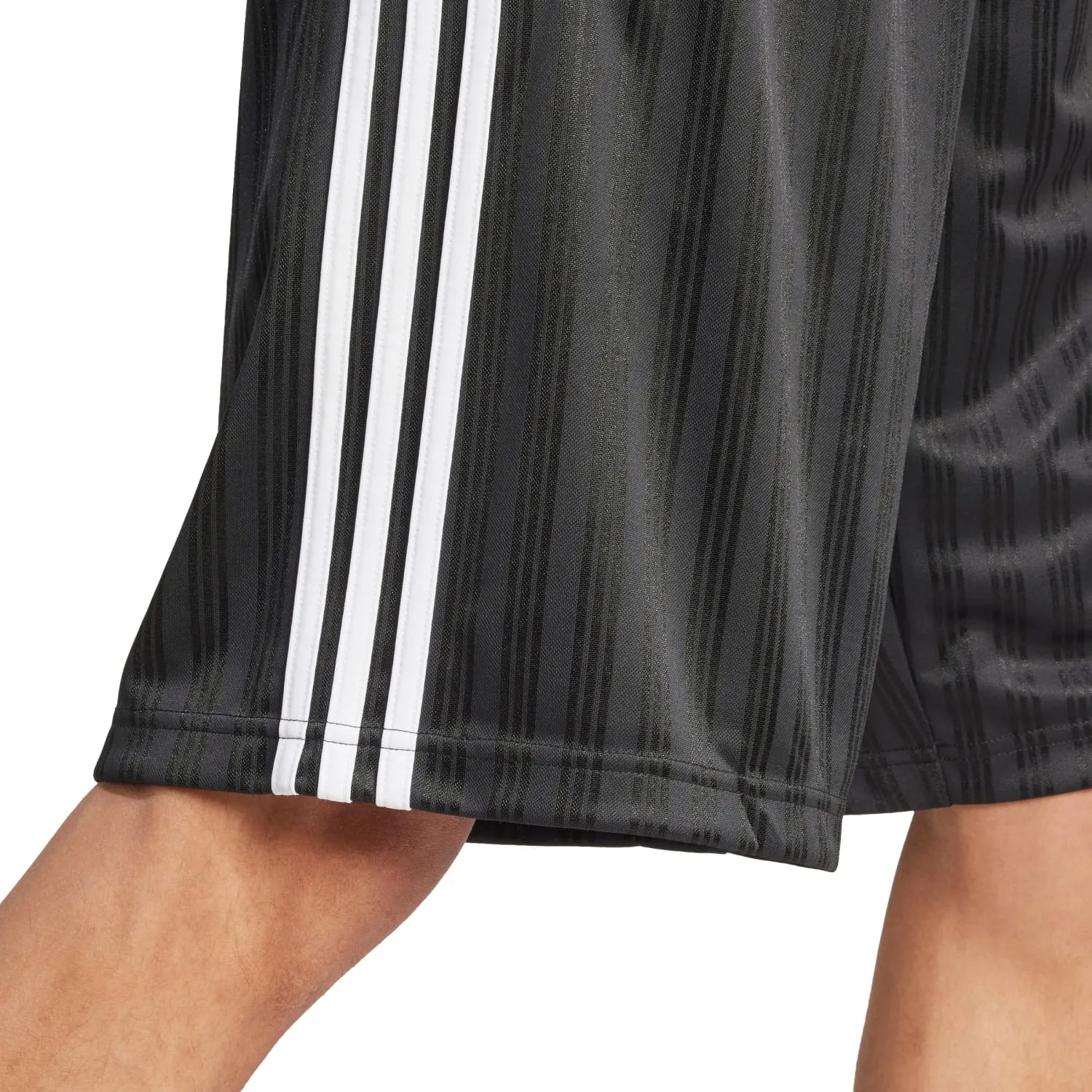 Friend Vibe Vision Glow Adicolor Jaquard Short - Mens