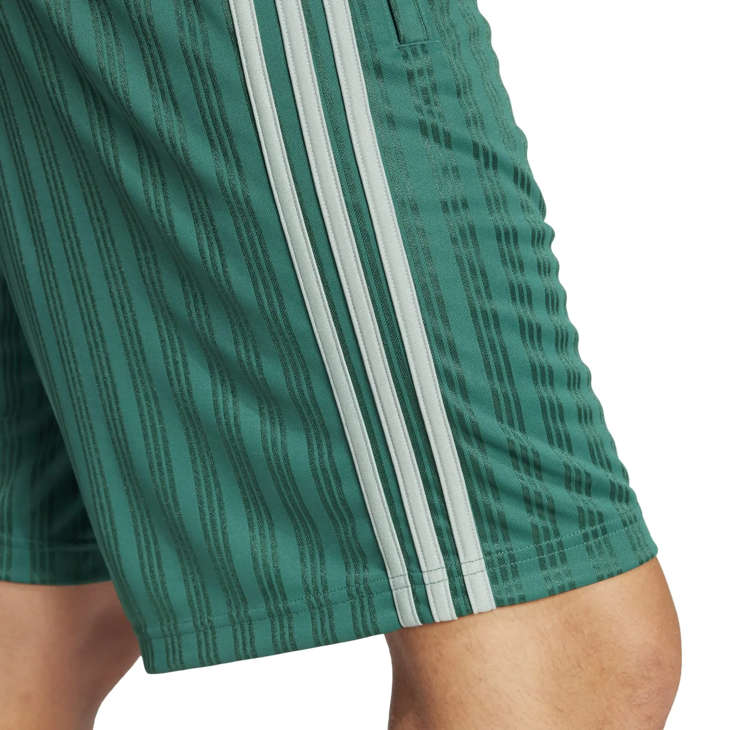 Silent Mood LayeredPaneling Adicolor Jaquard Short - Mens