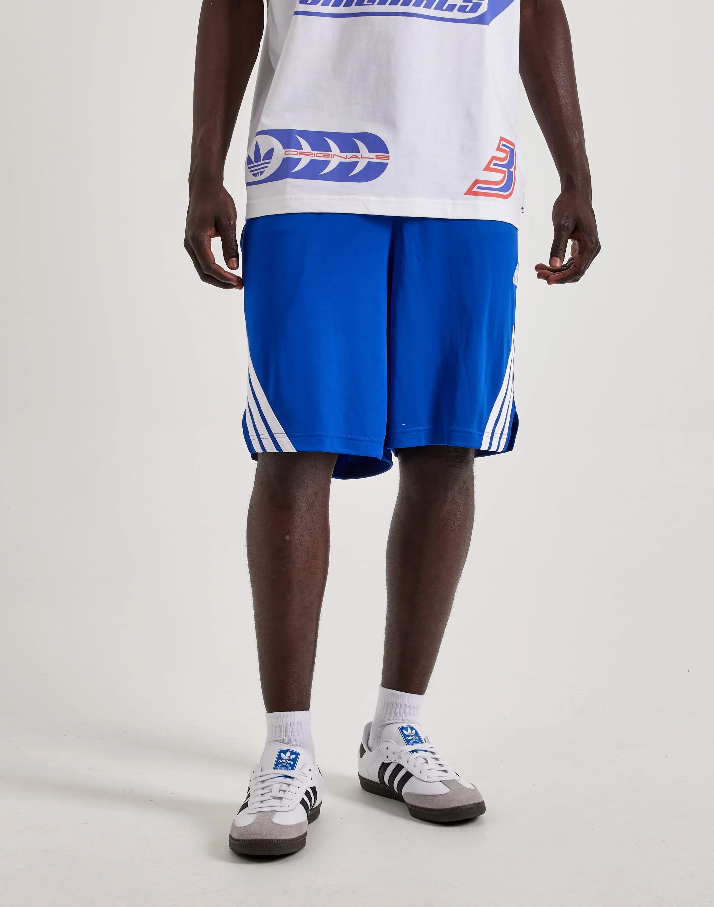 Adidas 3-Stripes Basketball Shorts MultiFunctional Pockets Active Ease