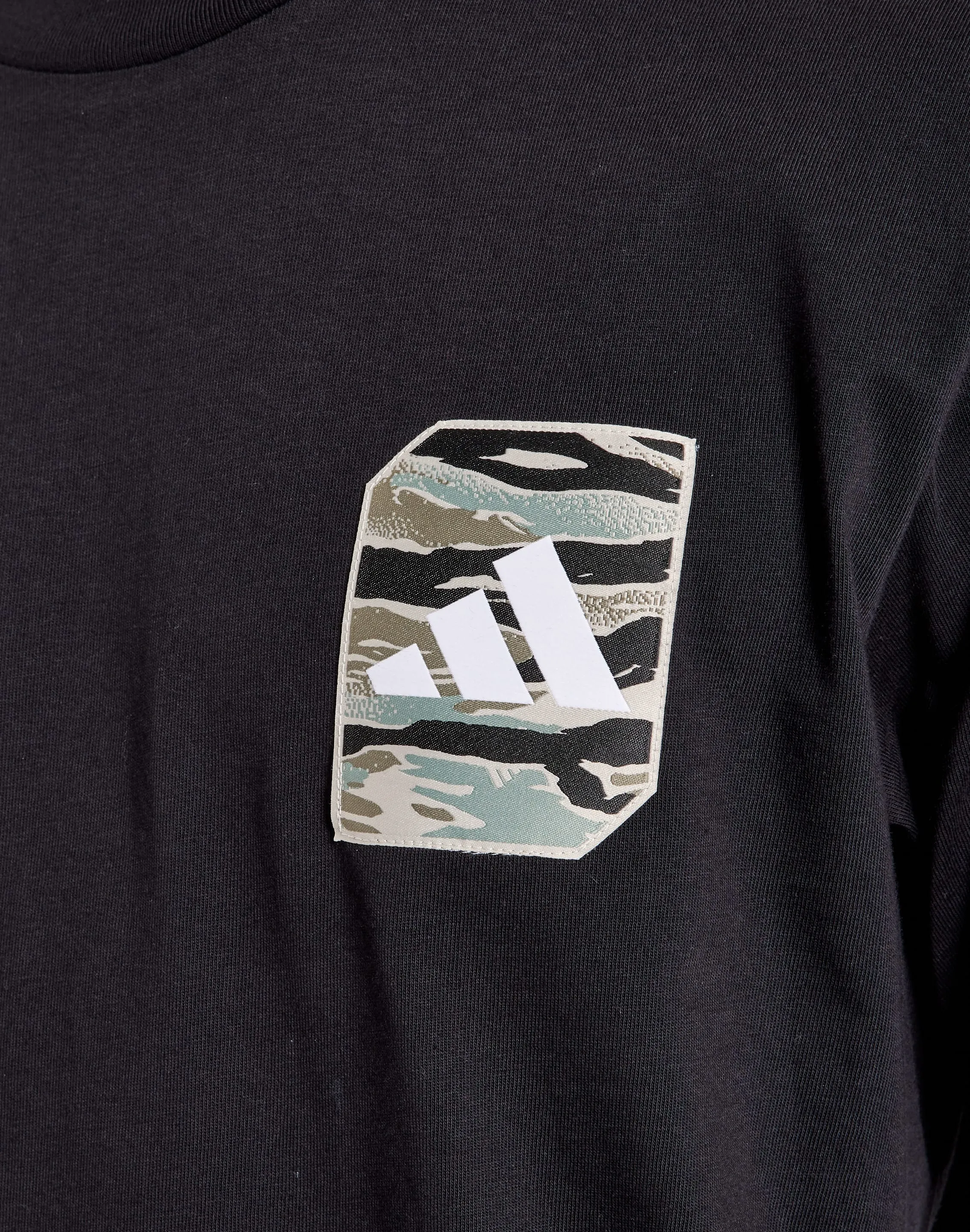 Adidas GFX Tee Night Out UVProtectionFinish