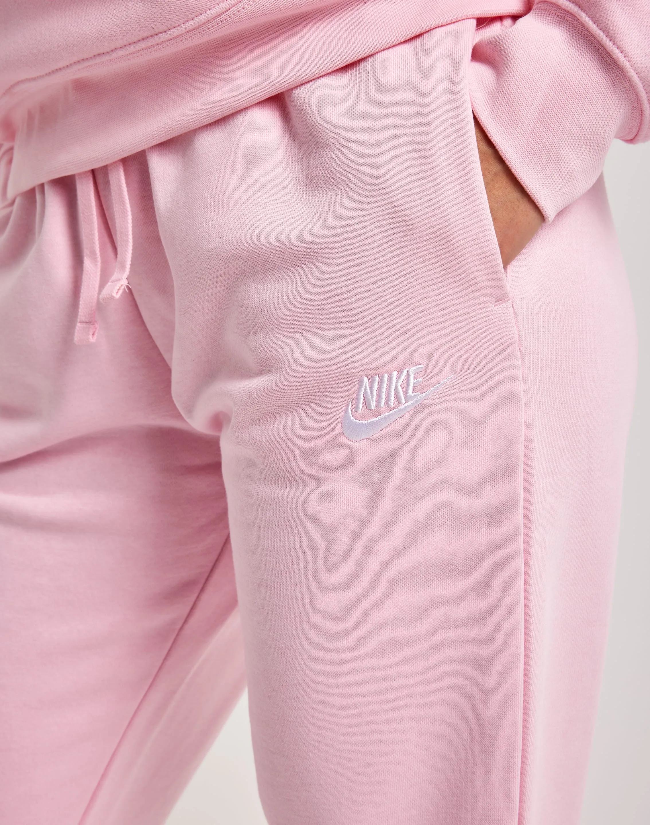 Dream Feel Nike Club Fleece Mid-Rise Pants
