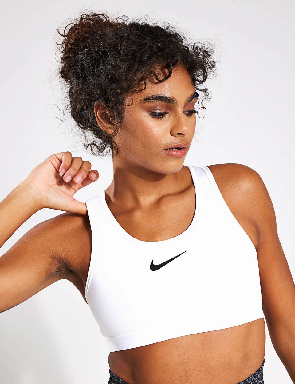 Geometric workout gear Durable Reinforced Edges Swoosh High Support Bra - White/Black