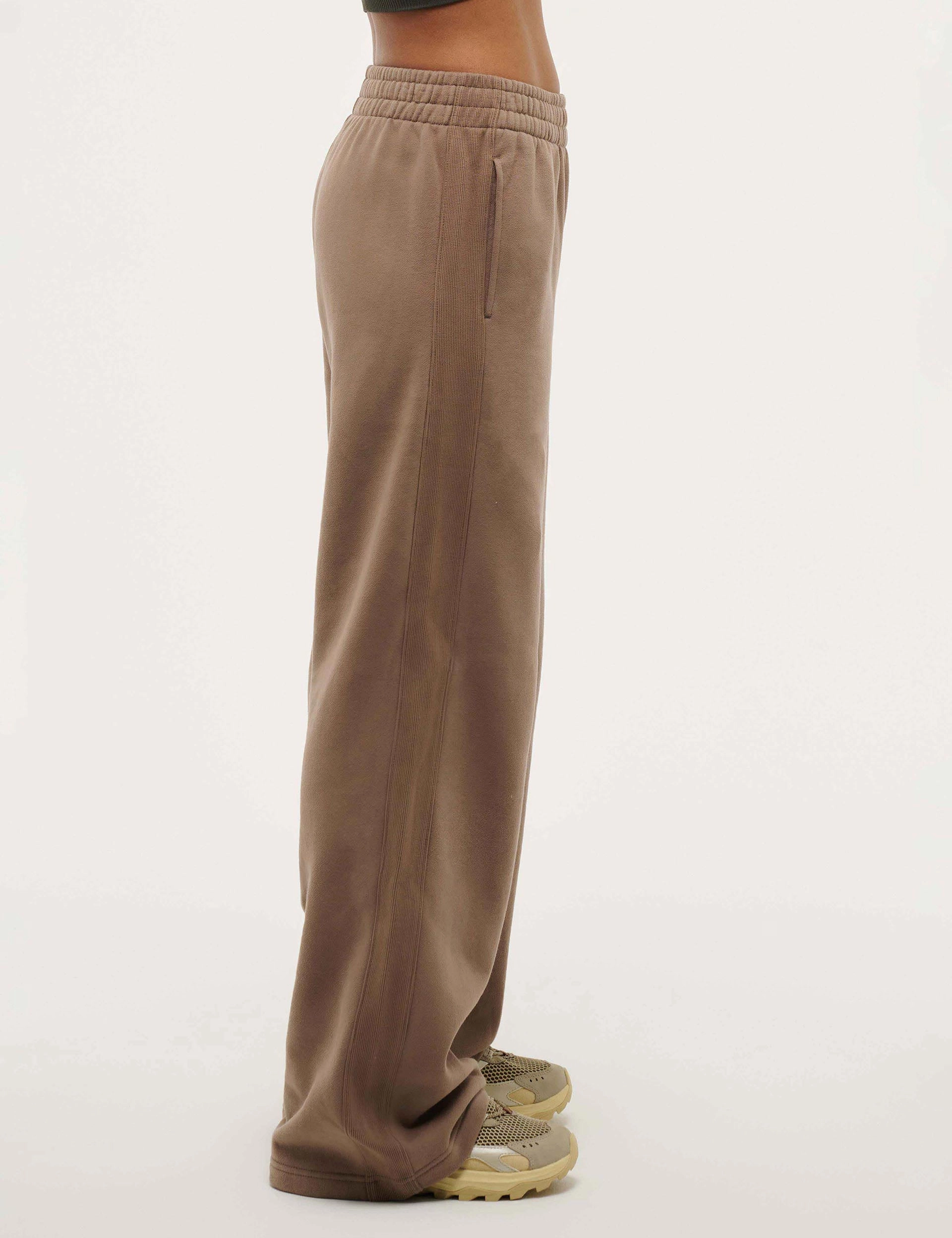 Elastic Free Cuff Options Adventure Trackpant - Taupe