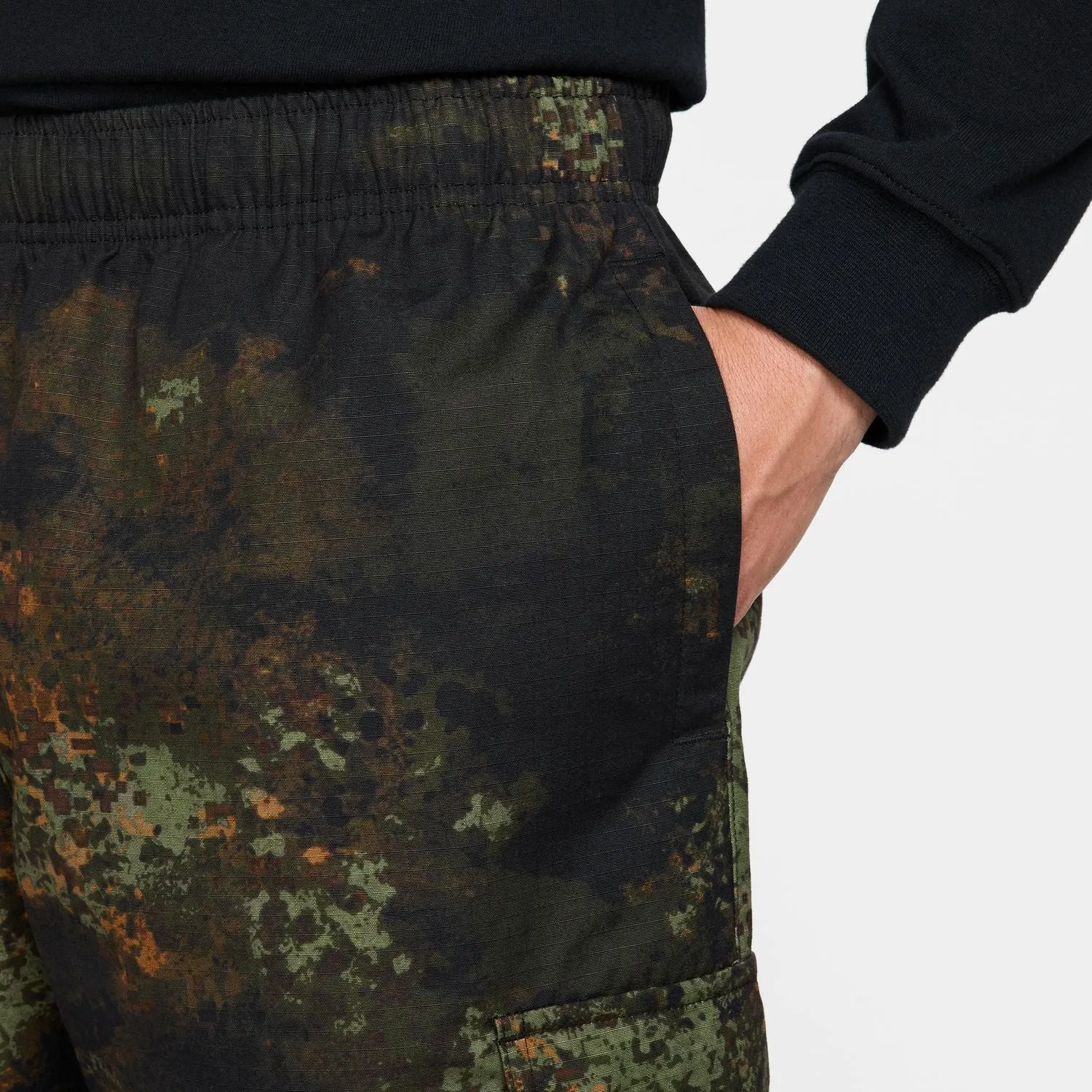 DoubleLayeredHem Air Play Woven AOP Pant - Mens