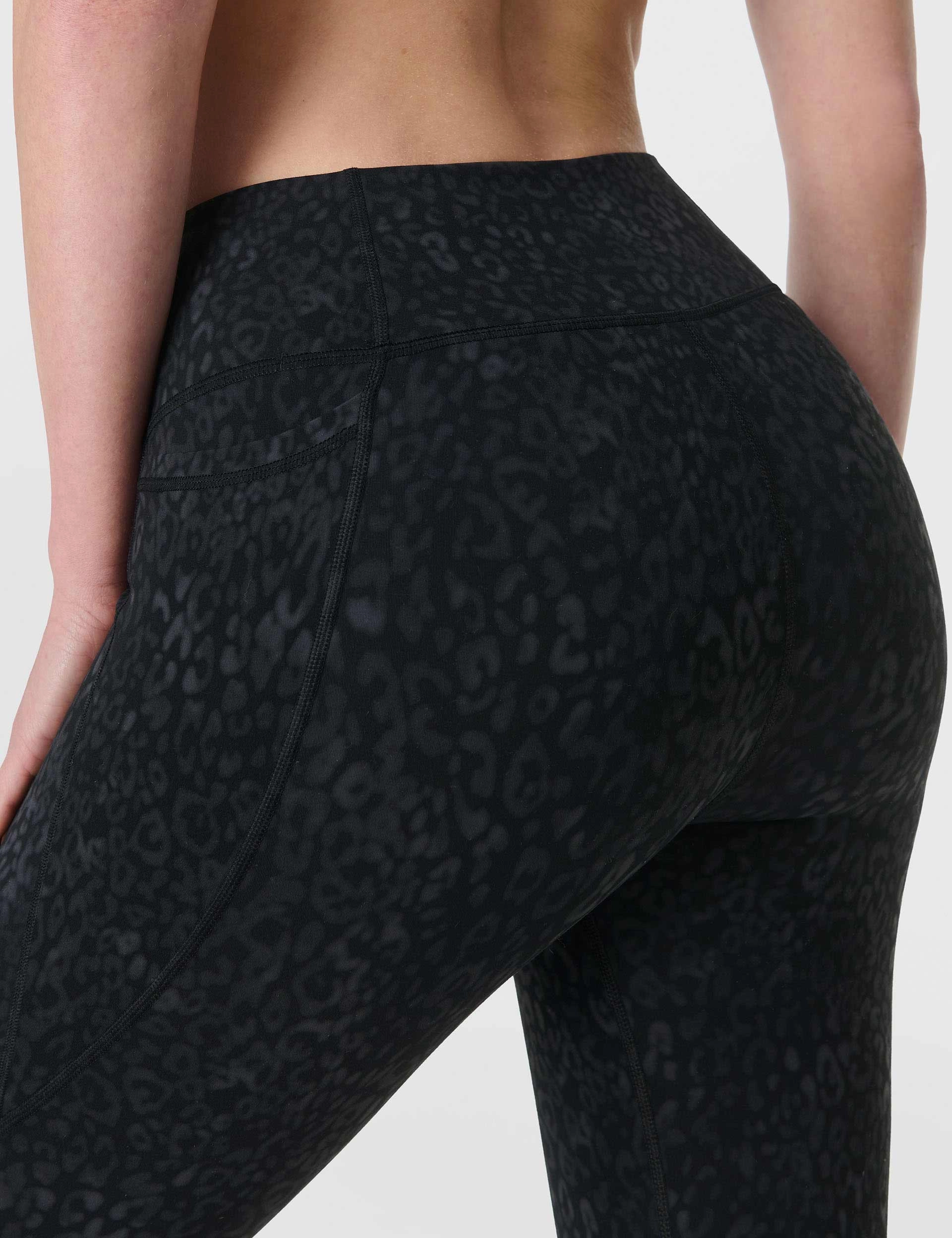 Minimalist Style Winter Sports Ultimate Studio 7/8 Leggings - Black Panther Print