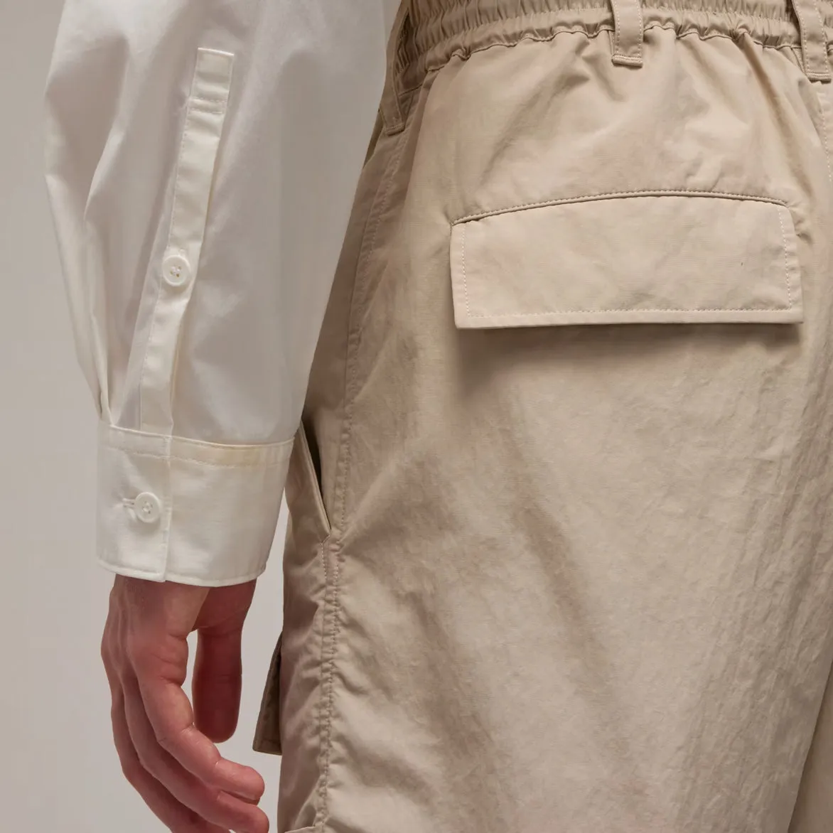 CRINKLE NYLON PANTS - CLAYBROWN Party Guest