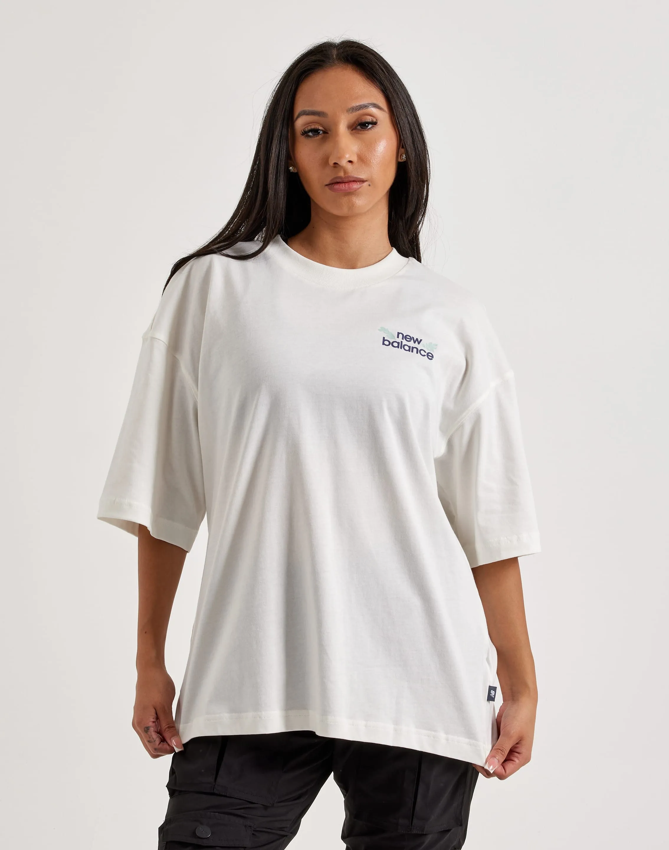 Snow Core New Balance Flower Oversized Tee