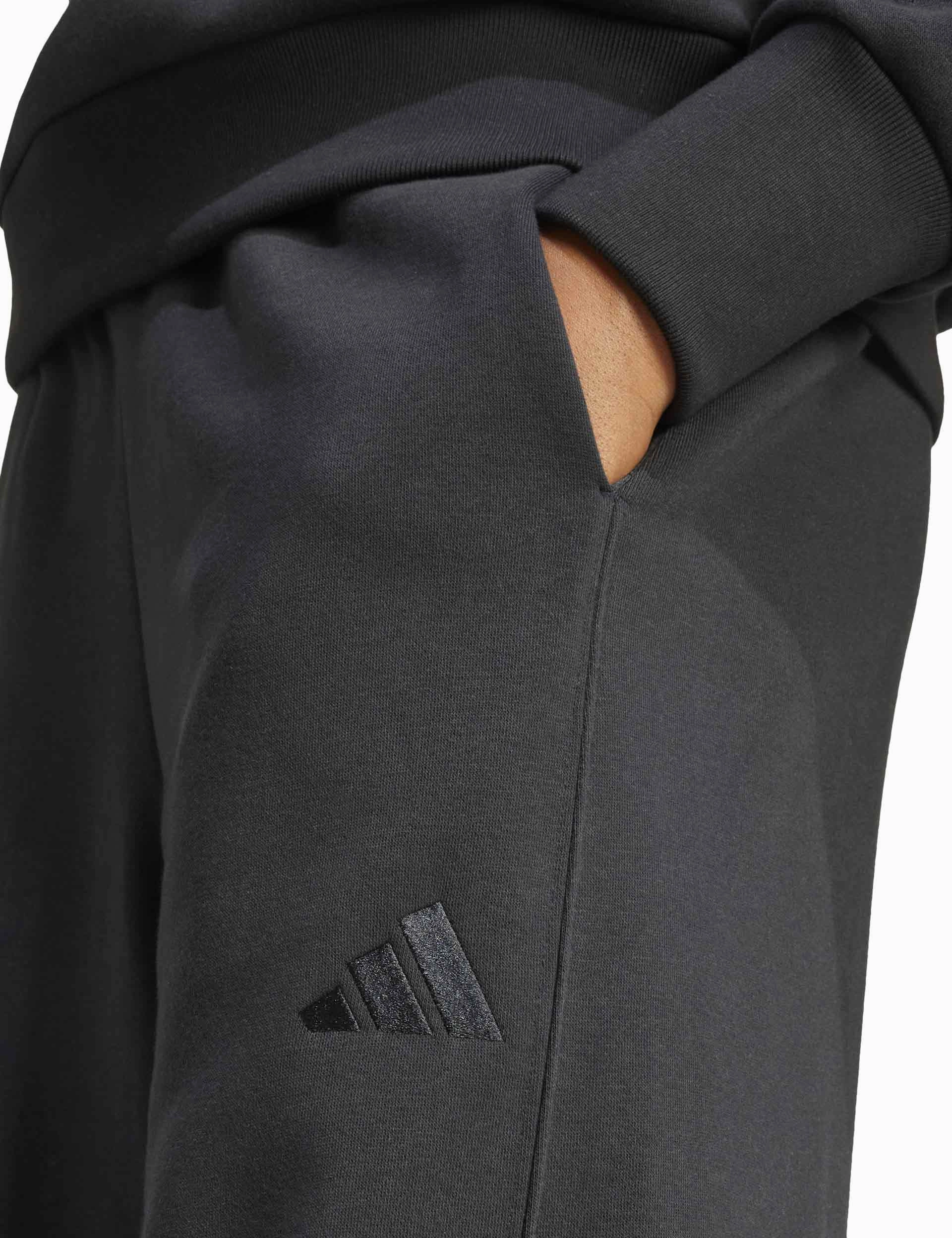 Articulated Knees No Ride Up Design ALL SZN Fleece Loose Wide-Leg Pants - Black