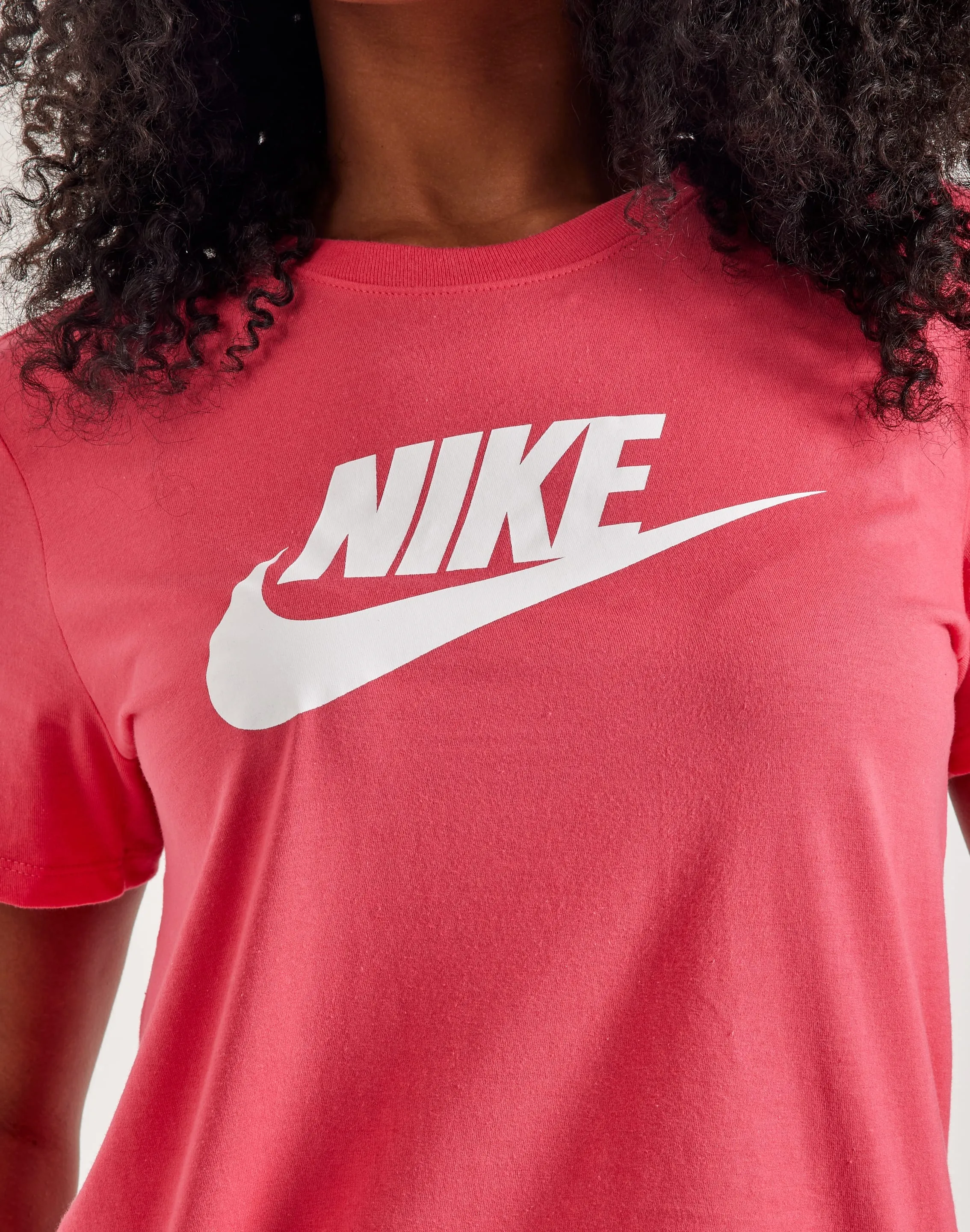 Reinforced Hem ReinforcedStitching Nike Essential Icon Futura Tee