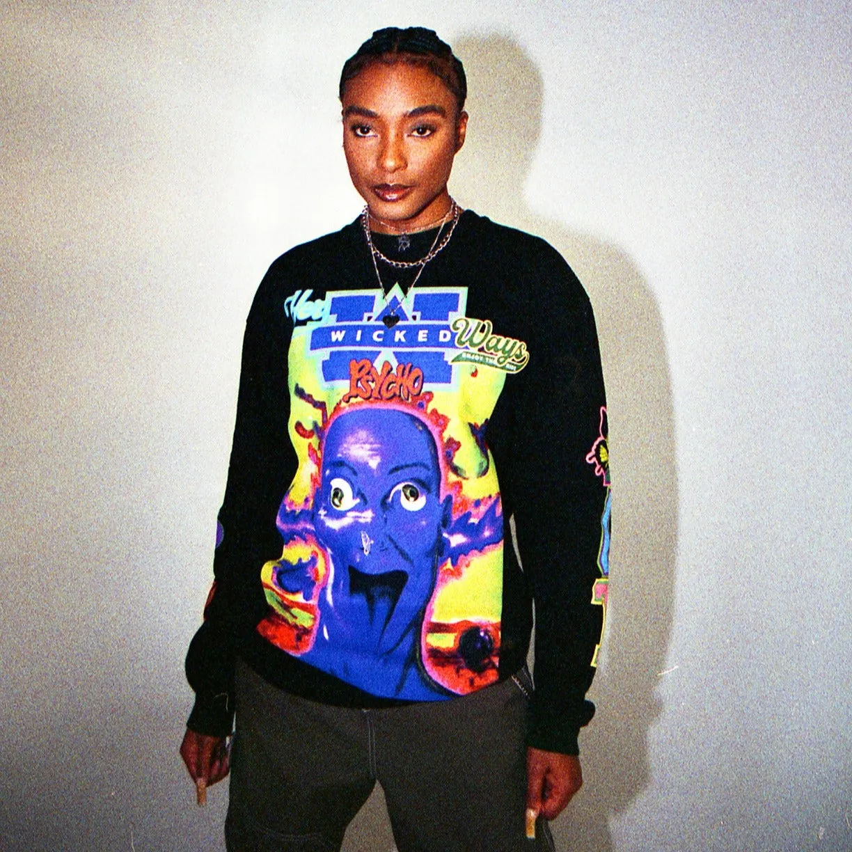Always On Tour Psycho Ways L/S Tee - Black Athletic Fit wide legs
