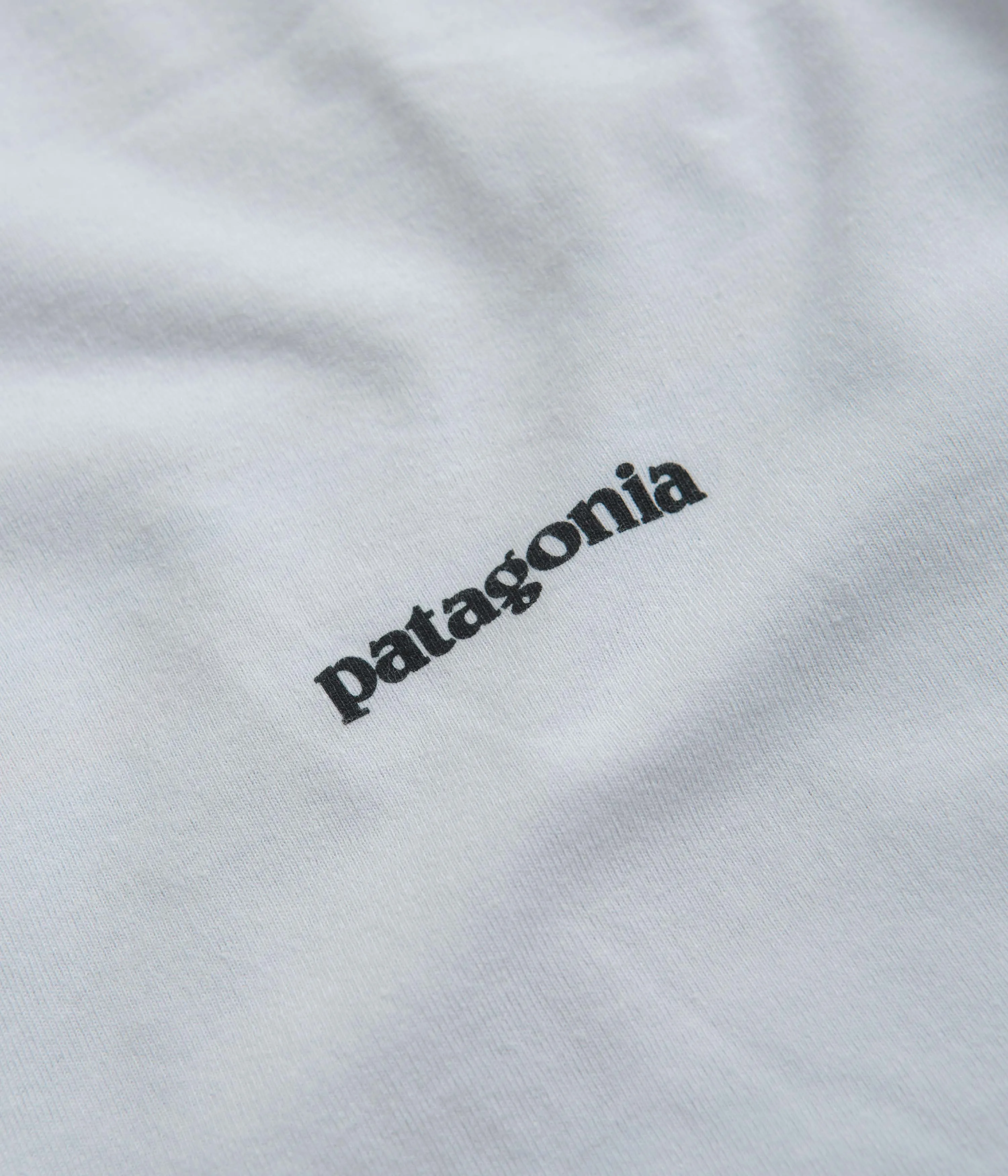 classic waist theater venue Patagonia P-6 Logo Responsibili-Tee Long Sleeve T-Shirt - White