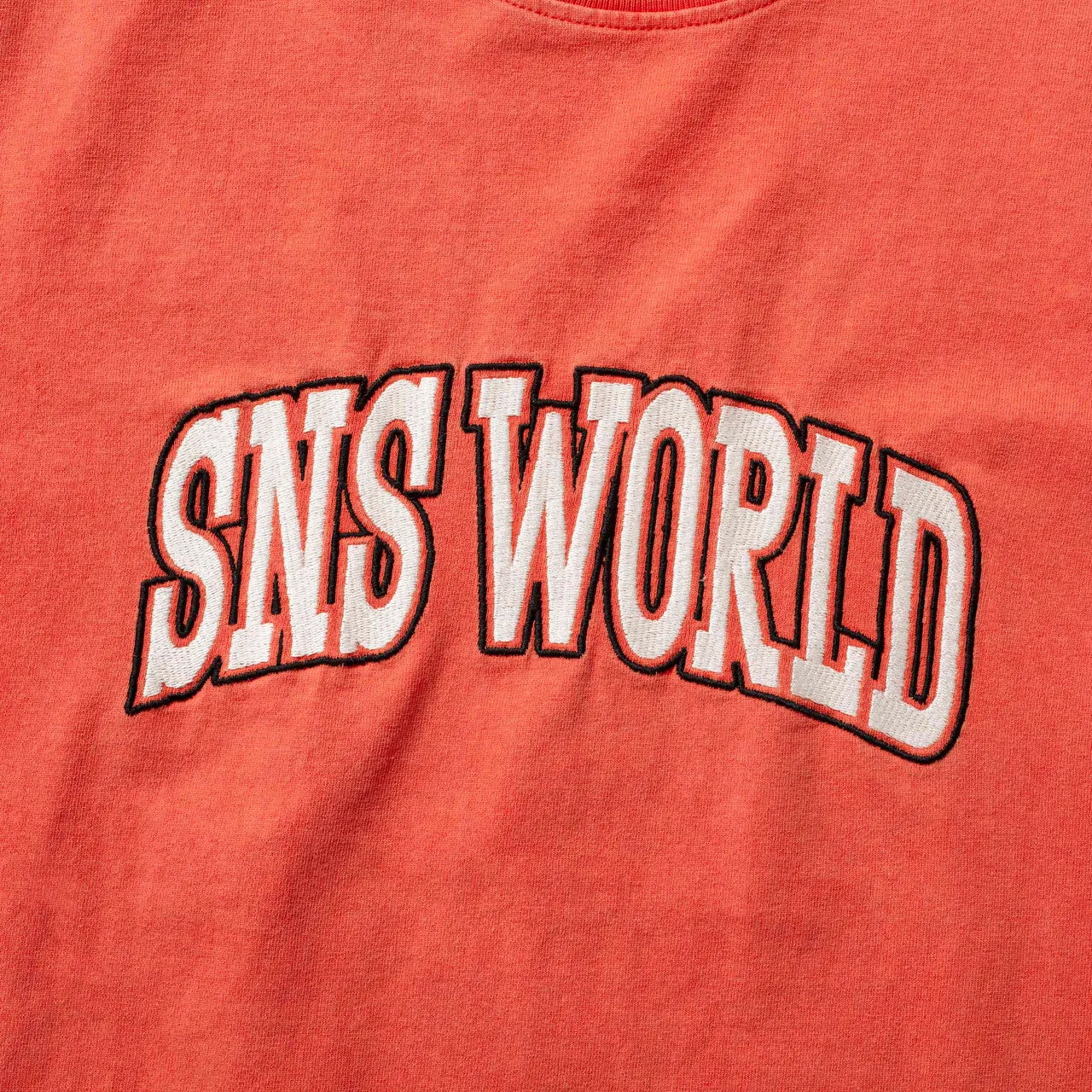 Elastic waist rolled sleeves World Arch Tee