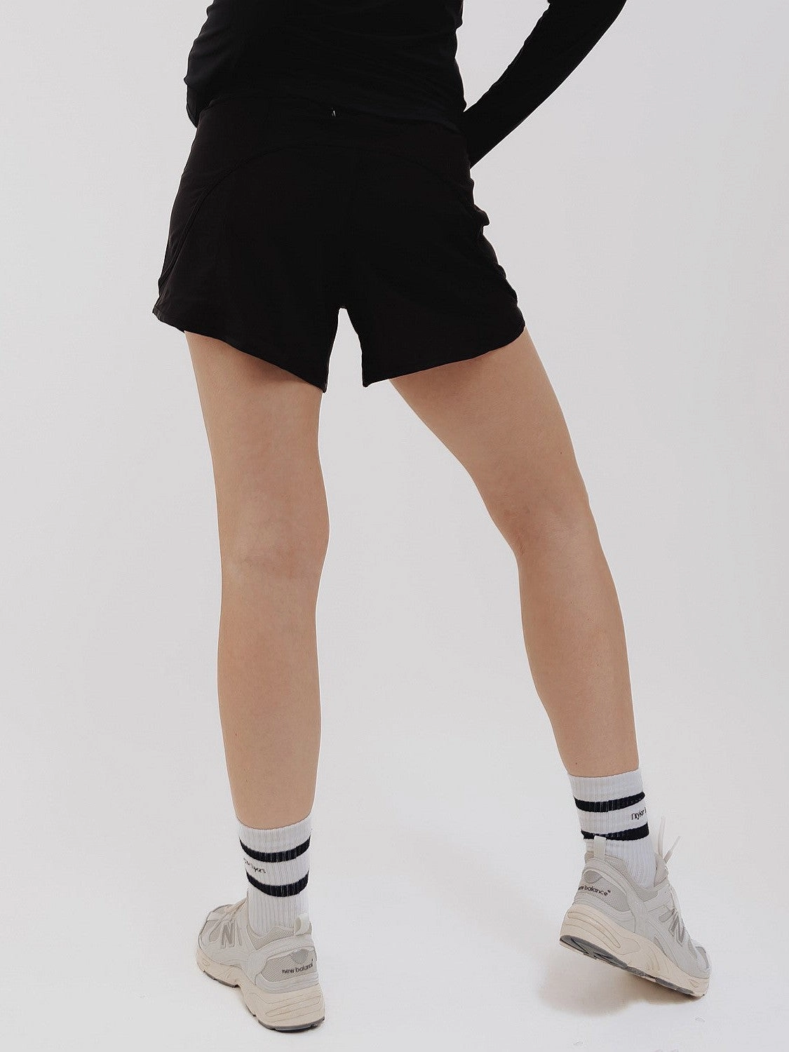 Taylor Run Short In Black Modern Cut Tennis shorts
