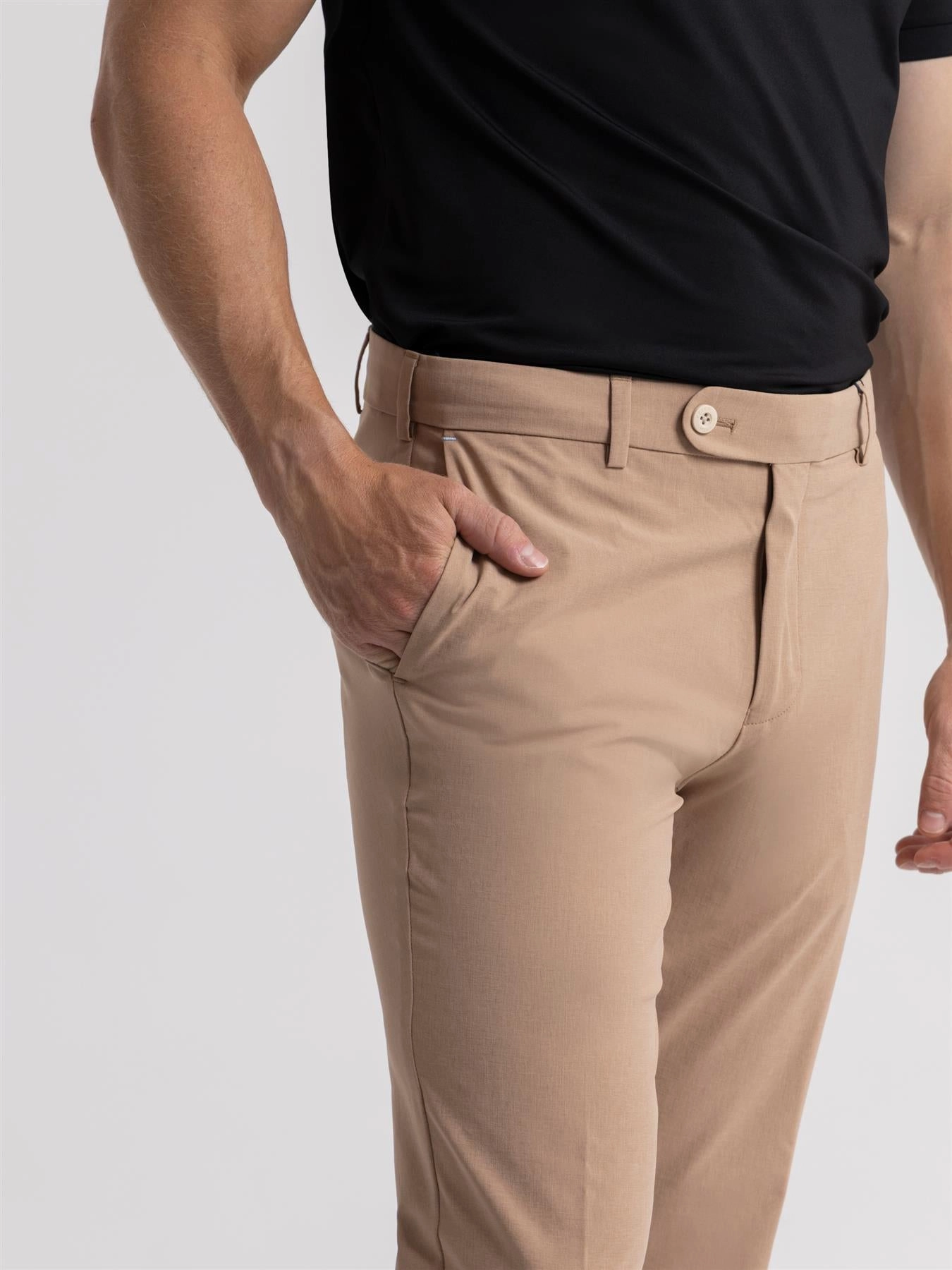 Classic Elegance Tagless Design Surge Performance Trousers Camel