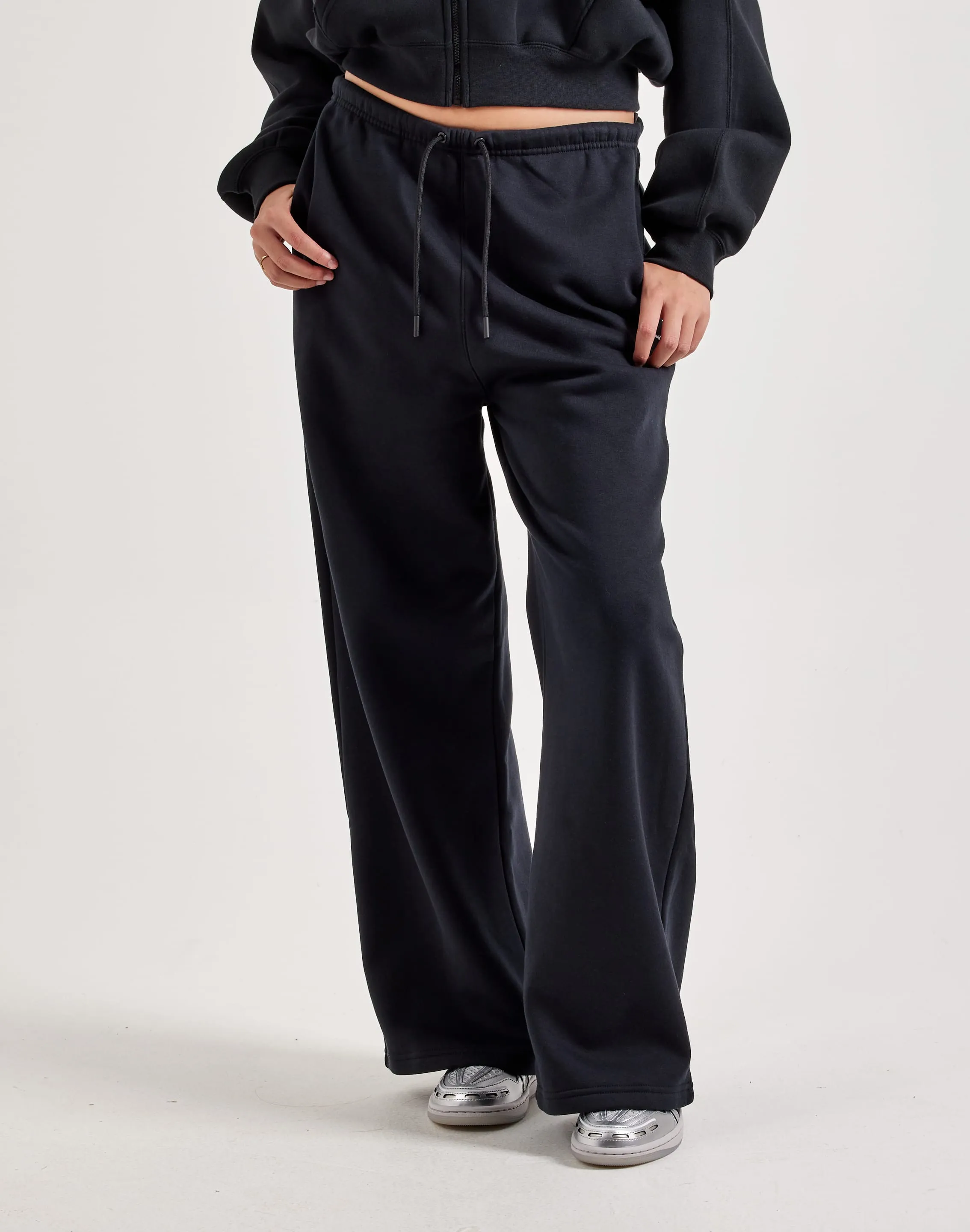 ReflectiveDetails Jordan Brooklyn Fleece Open-Hem Pants