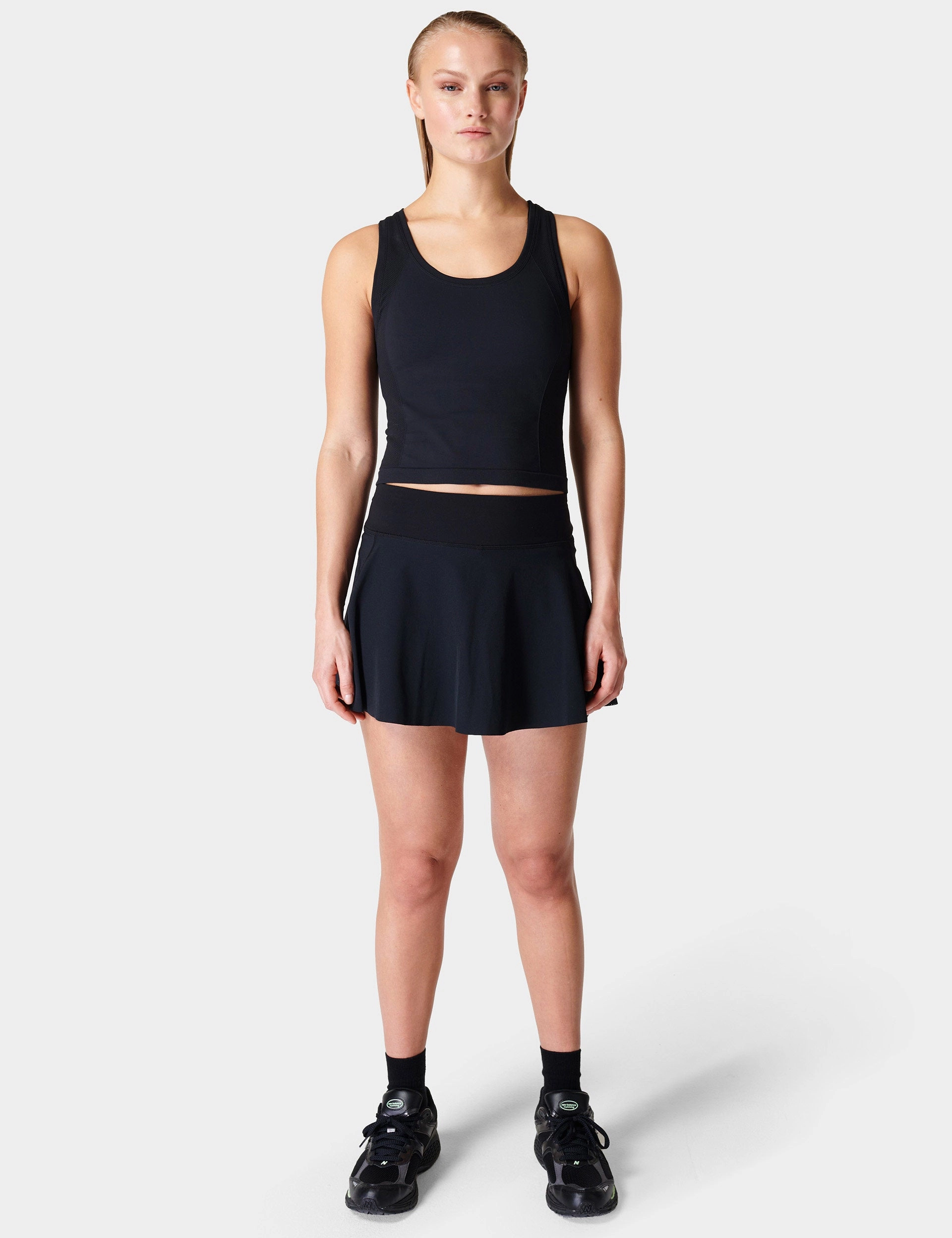 Athlete Crop Seamless Gym Vest - Black Abrasion Resistant Edges Ergonomic Shape