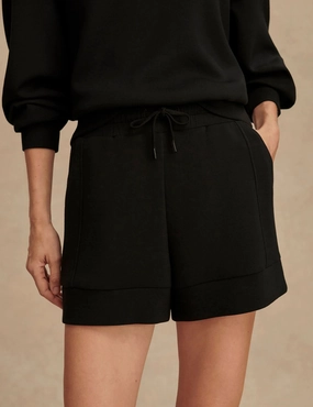 Atrium High Waisted Short 4.5" - Black night out outfit