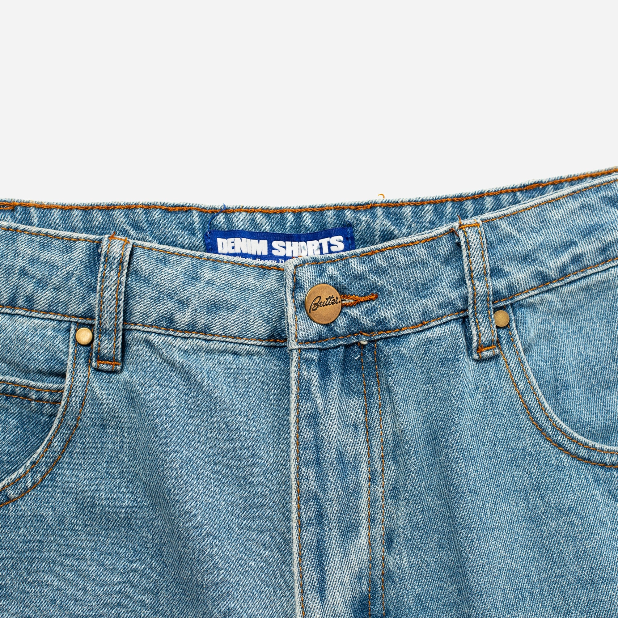 Baggy Denim Shorts Outdoor Look