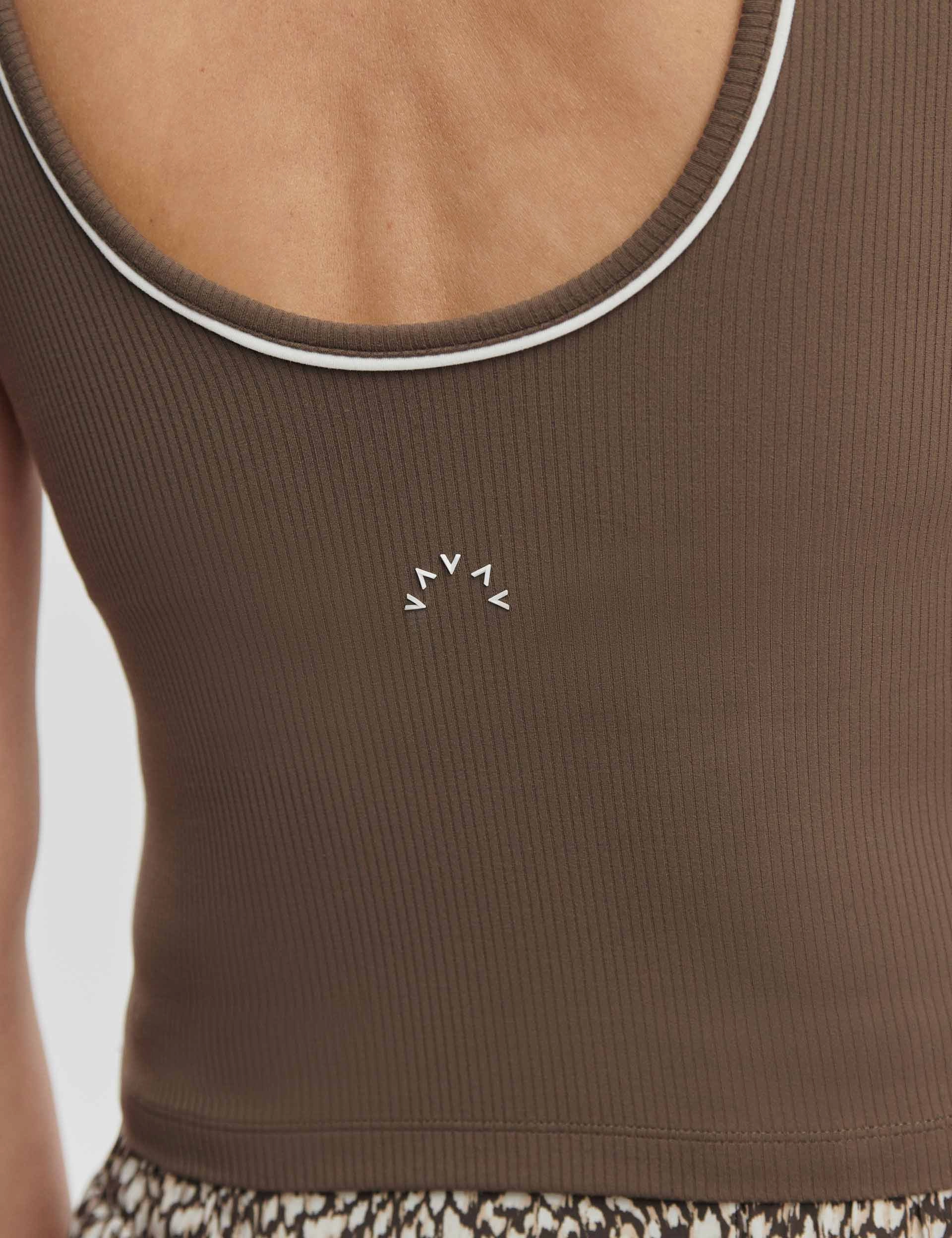 Barney Piped Tank - Chocolate Chip SpillProof Coating Urban Smooth
