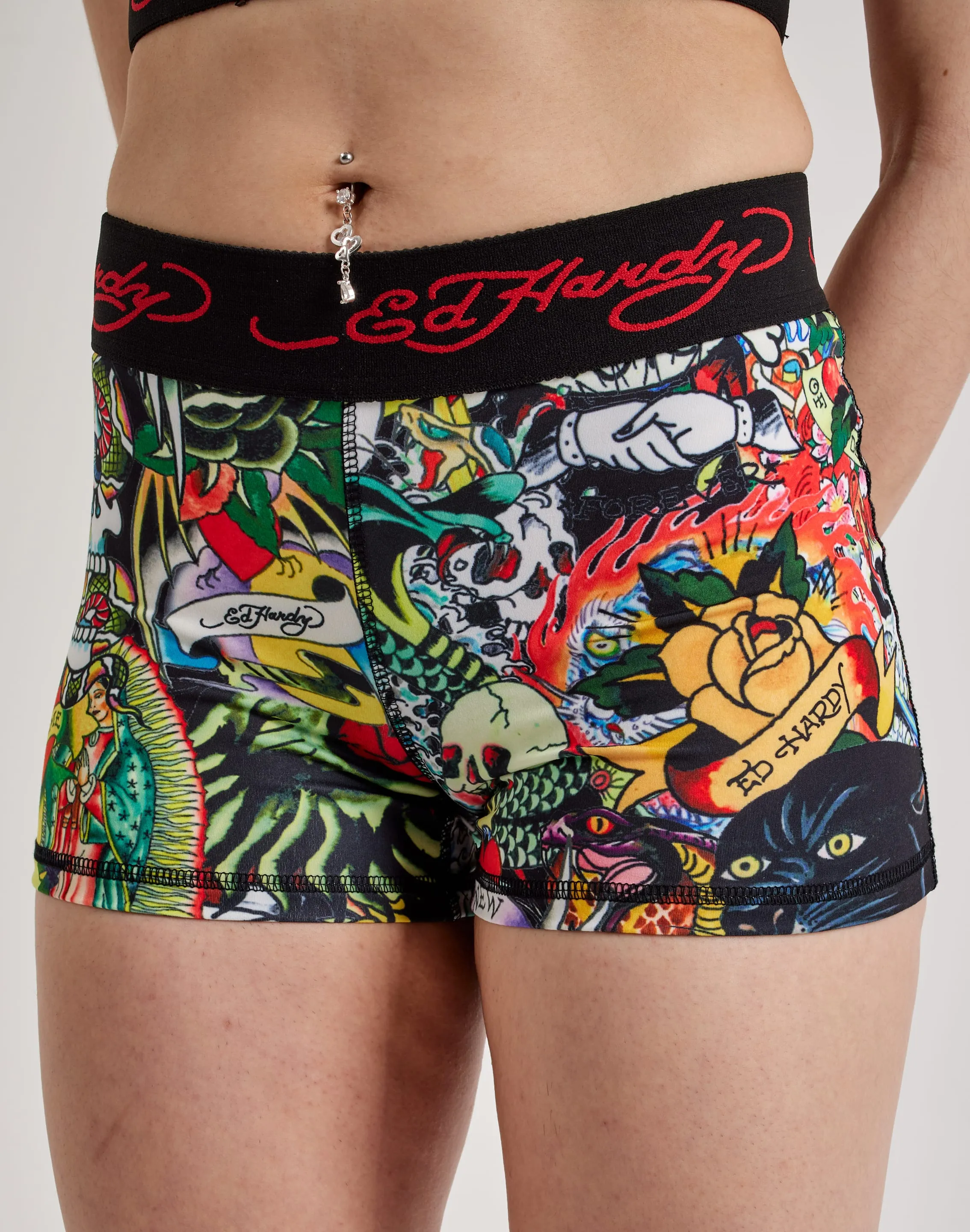 pack light Air Move Ed Hardy Tattoo Collage Shorts
