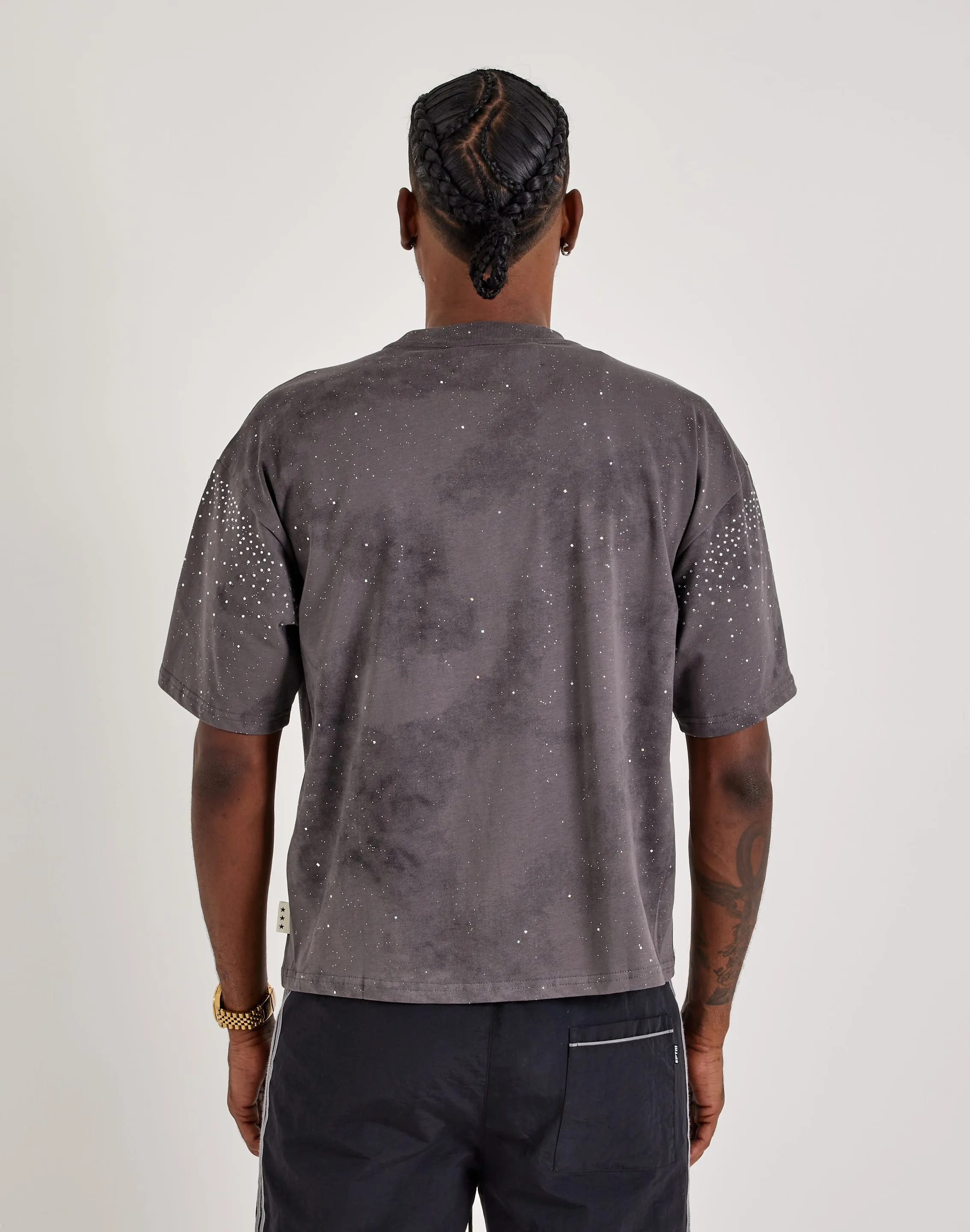 Weekend Look Ethical Mode BKYS Cross Tee