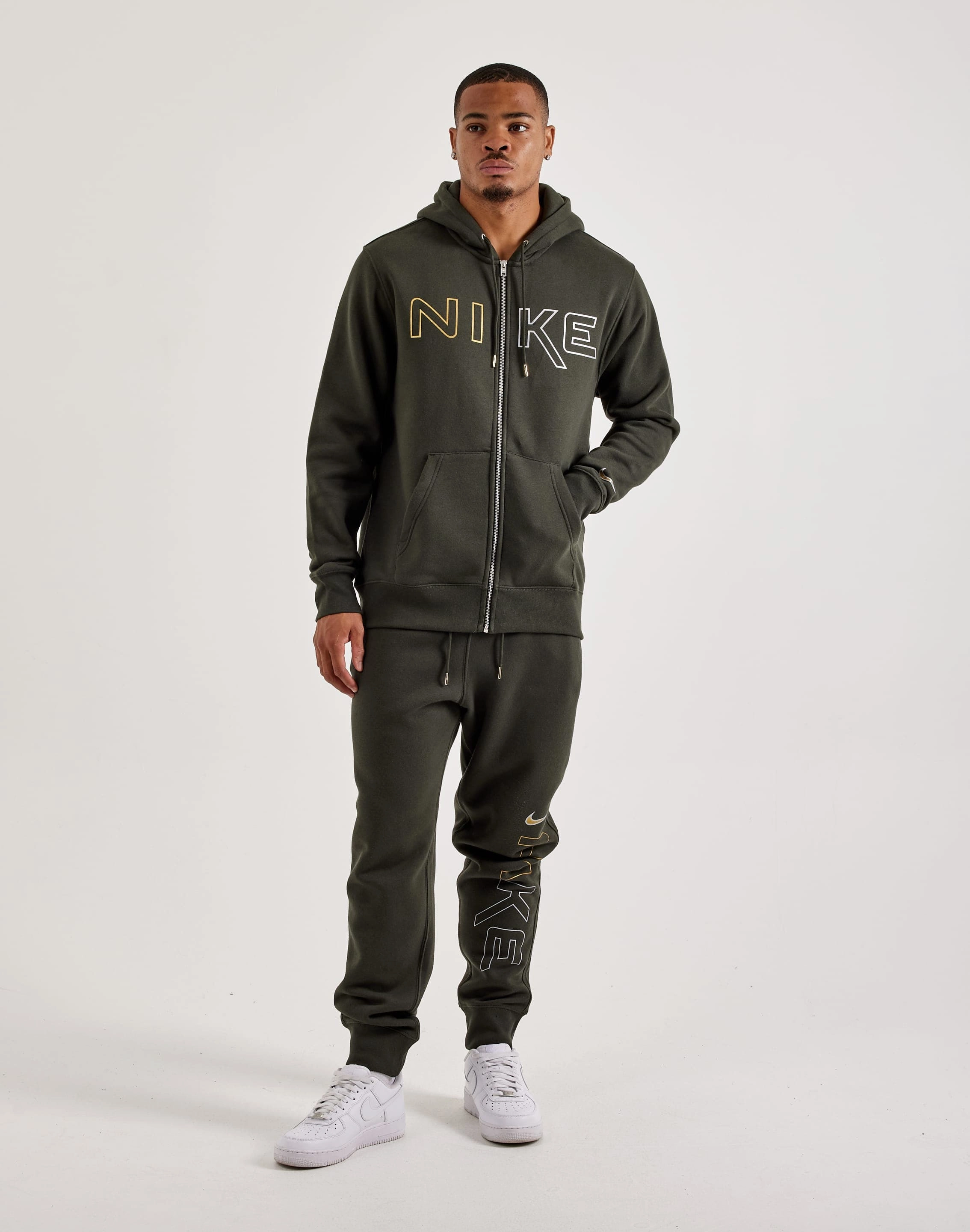 Nike Club Fleece Joggers Vision Glow Relax Mode