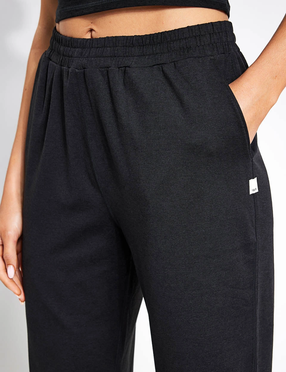 Anti Static Material MoistureLockTechnology Boyfriend Jogger - Black Heather