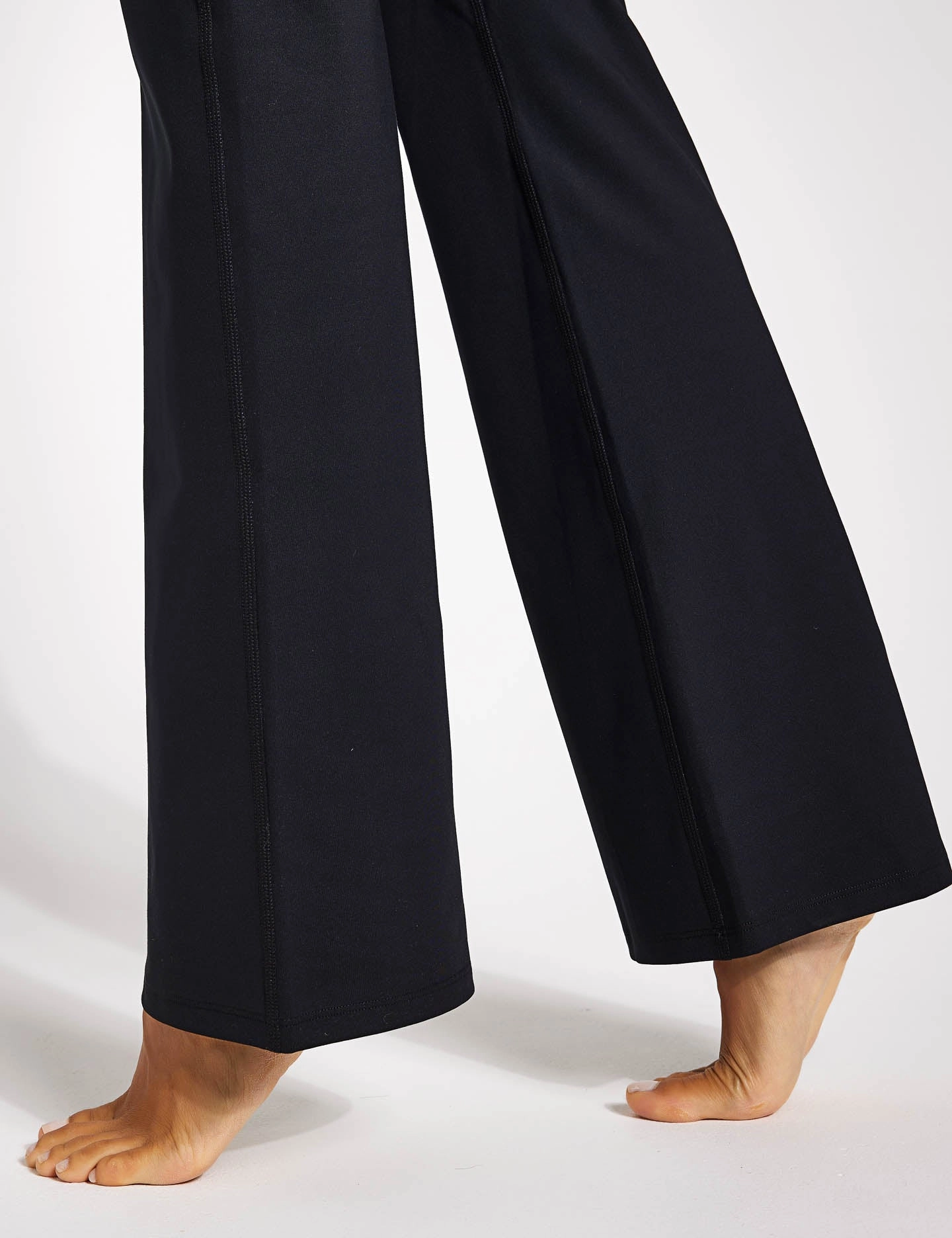 Quick drying material Non Restrictive Fit Compressive Flare Legging - Black