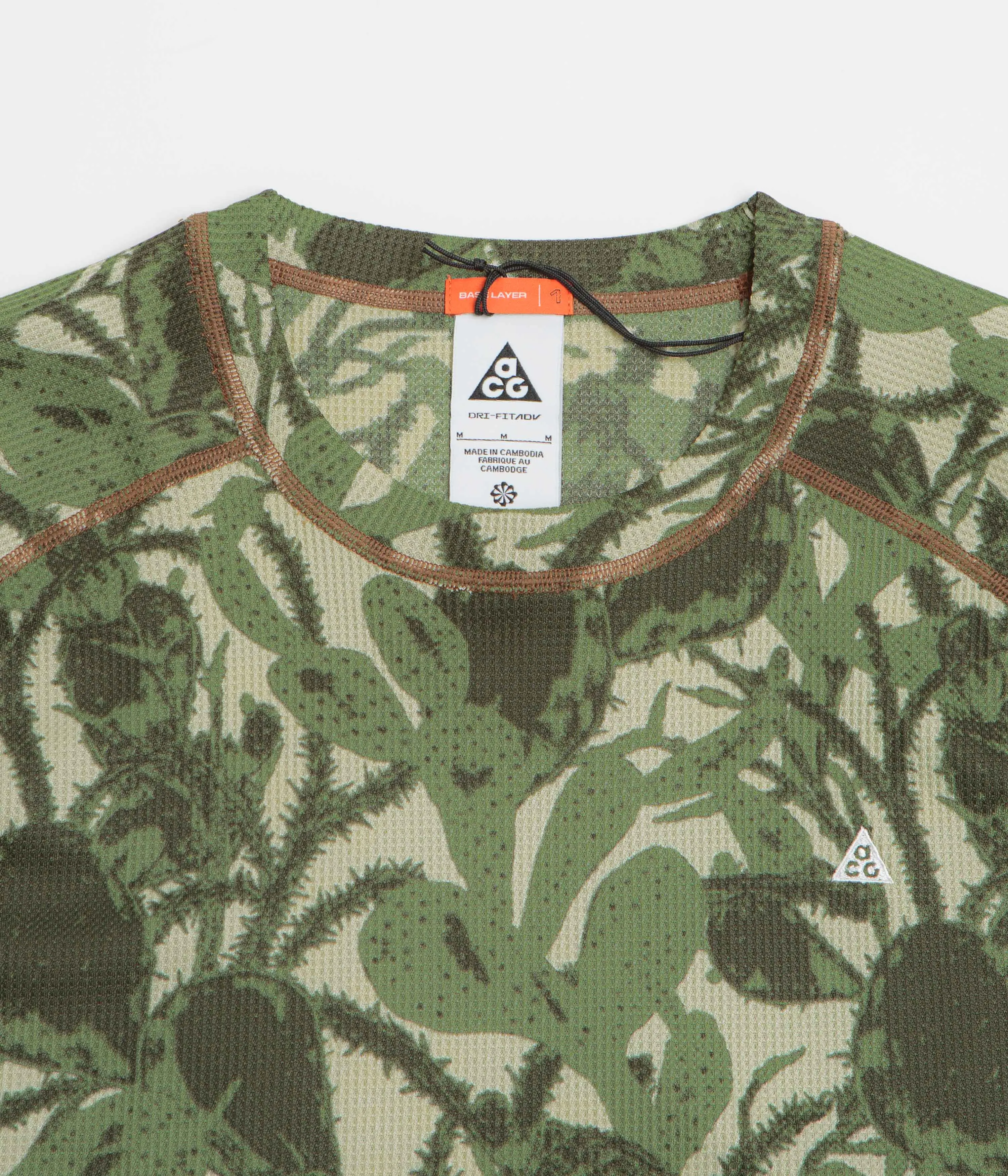 Rainy Day Hand washable Nike ACG AOP Chinati T-Shirt  - Light Khaki / Cargo Khaki / Summit White