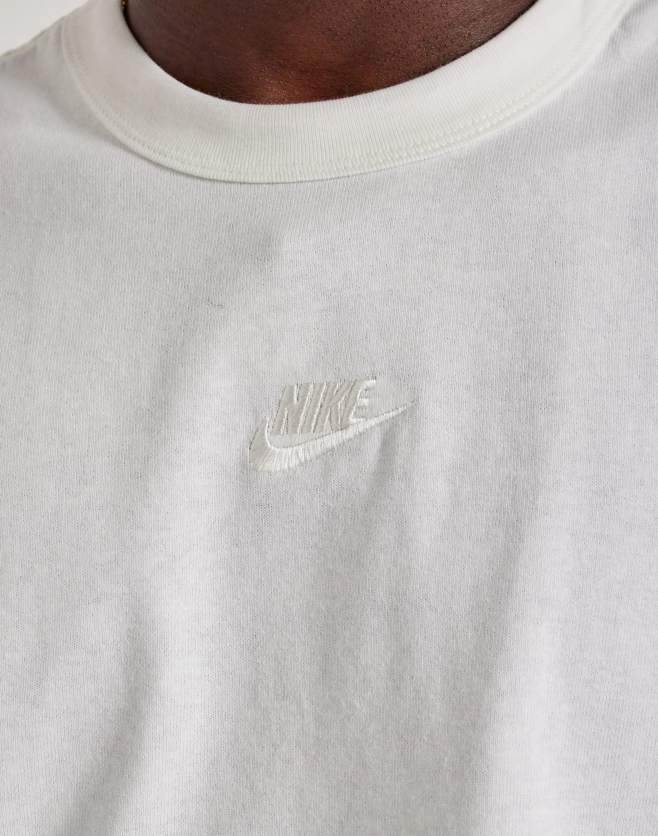 Nike Premium Essentials Tee Focus Fit EcoConscious Production