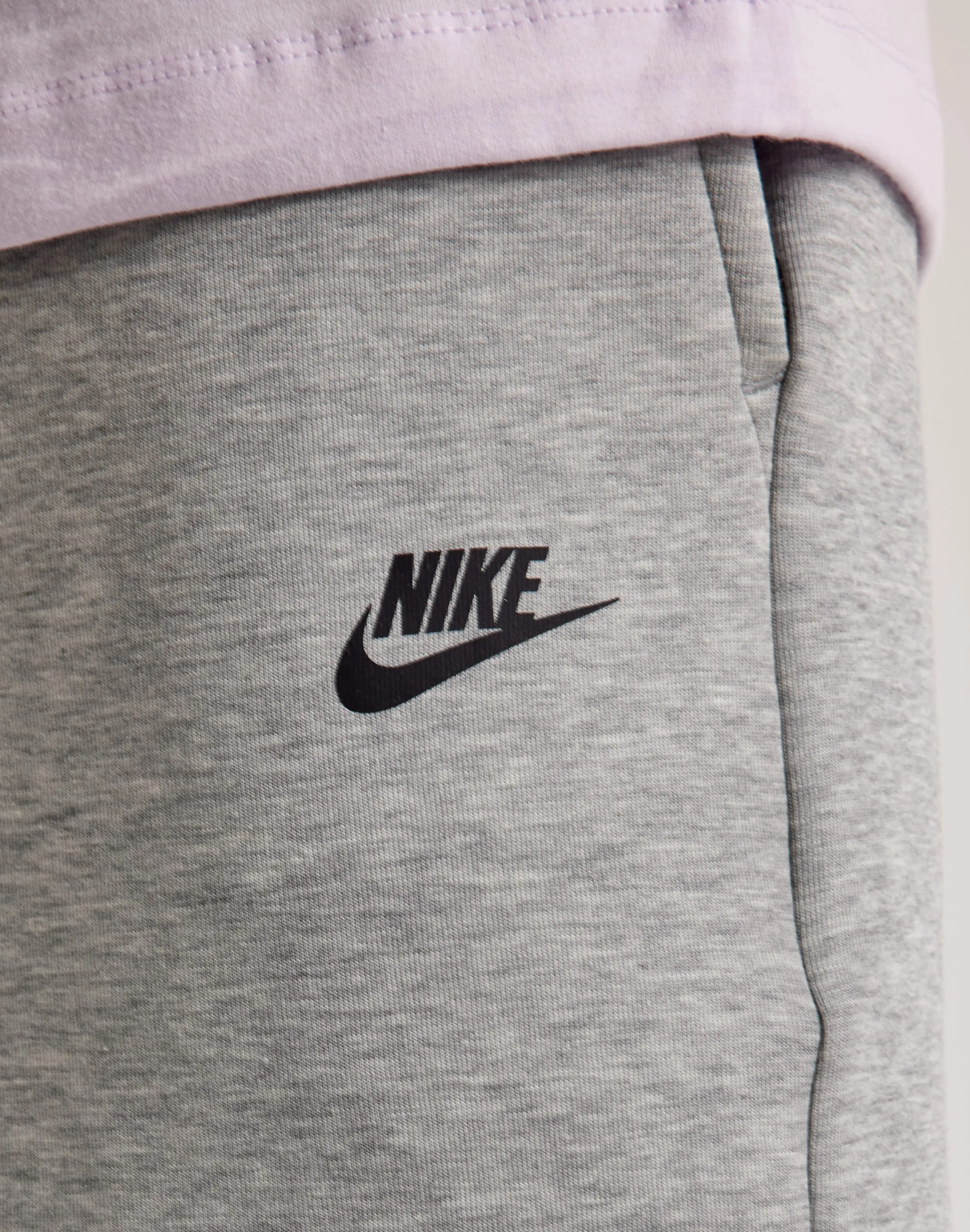 Icon Glow Nike Tech Fleece Shorts