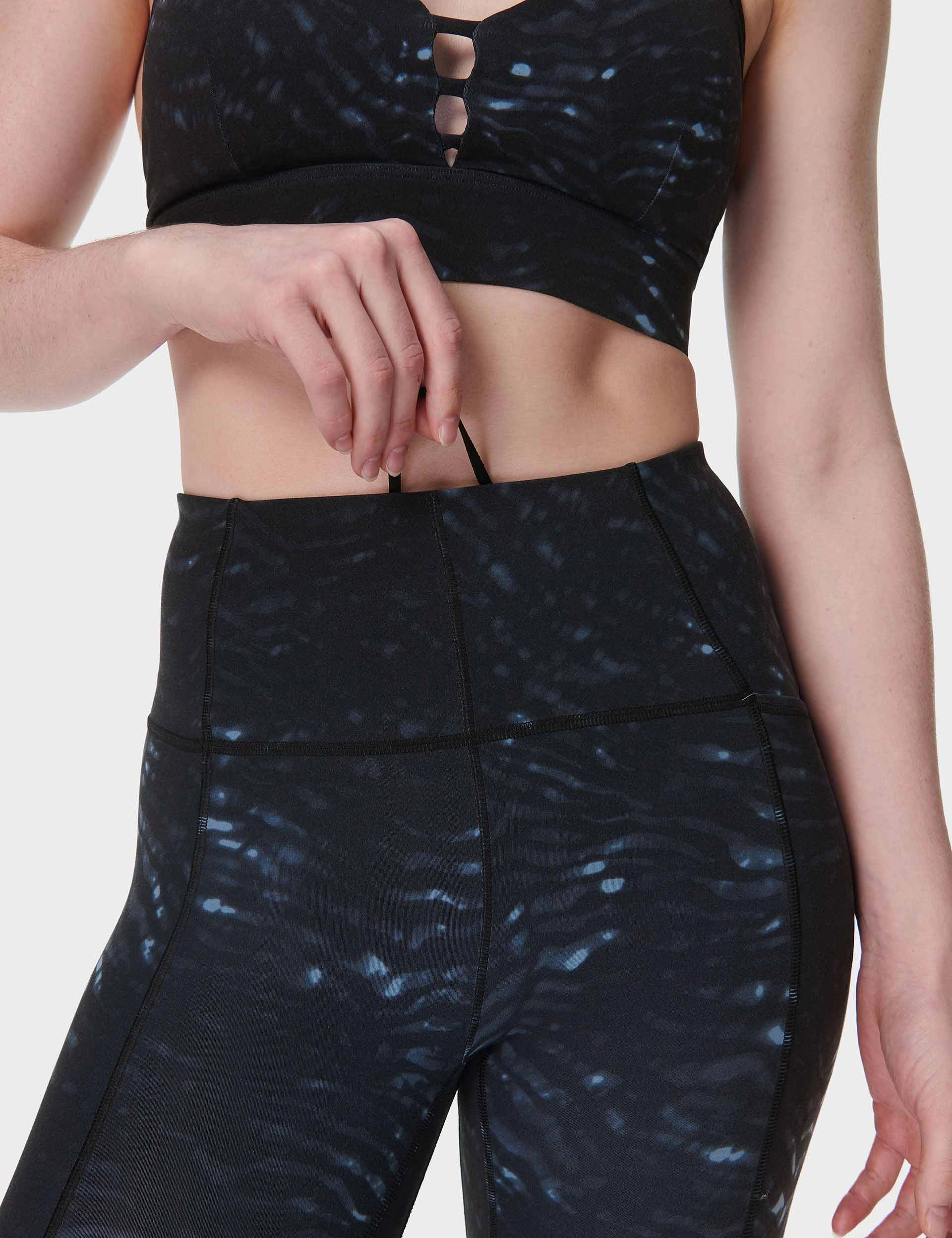 Super Soft 7/8 Yoga Leggings - Blue Tundra Tiger Print Airflow Vents
