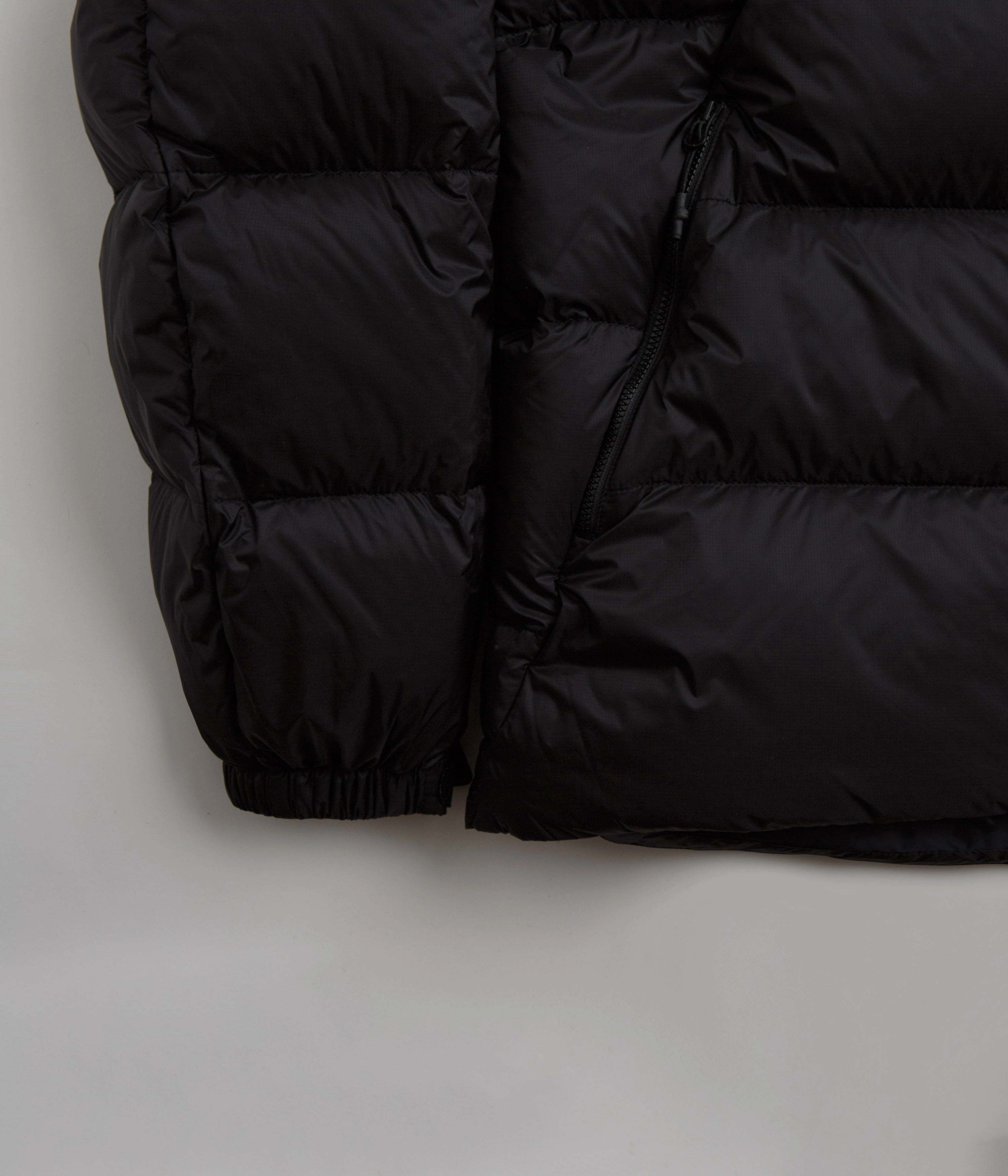 Seamless Seams Cayl Down Jacket - Black