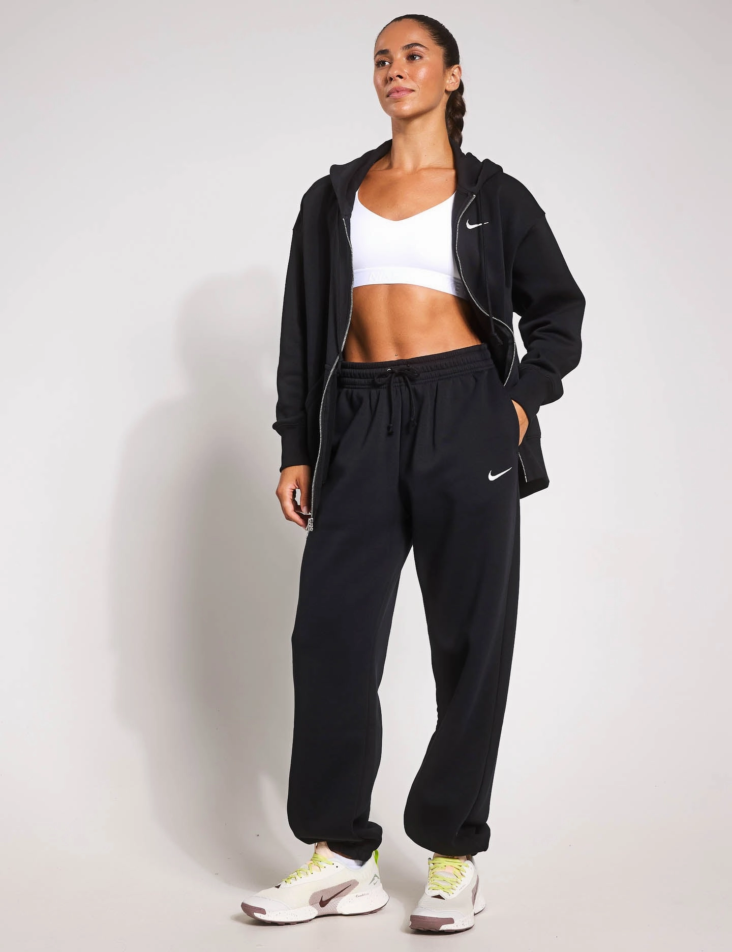 SiliconeGripWaistband Anti Pilling Surface Sportswear Phoenix Fleece Oversized Sweatpants - Black/Sail