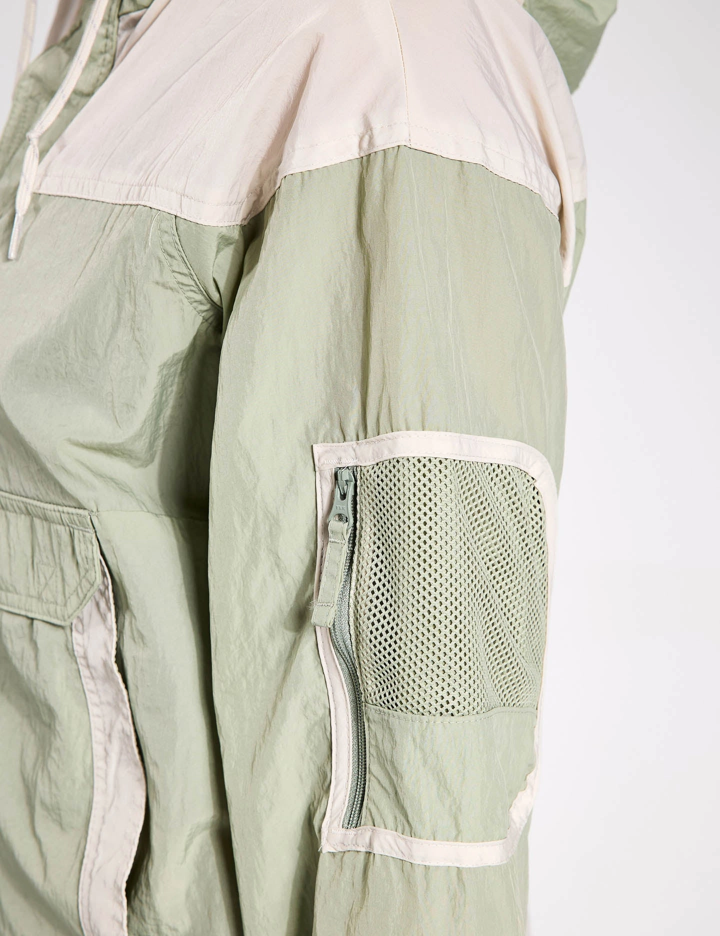Cheap Nice Eco Friendly Dye Process Challenger II Windbreaker - Safari/Dark Stone