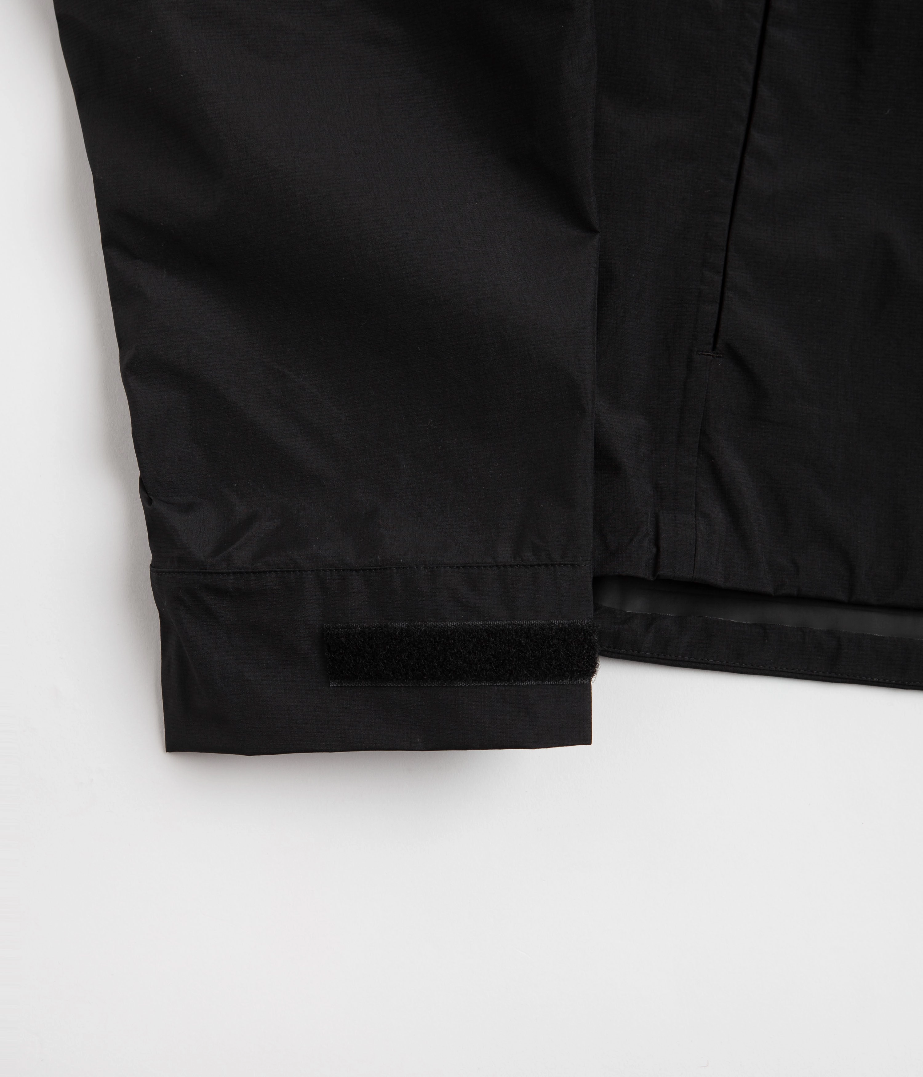 Target Storm Resistant Closure ROA Hardshell Jacket - Black