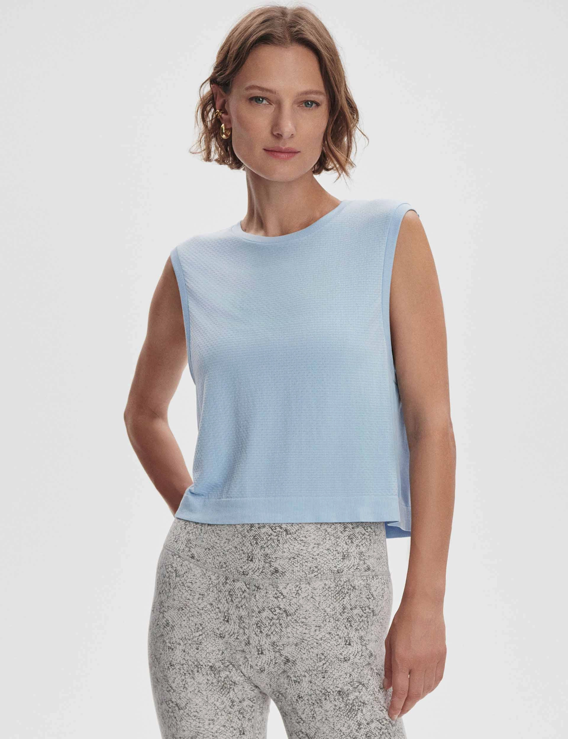 Maneuverable Page Seamless Crop Tank - Cashmere Blue