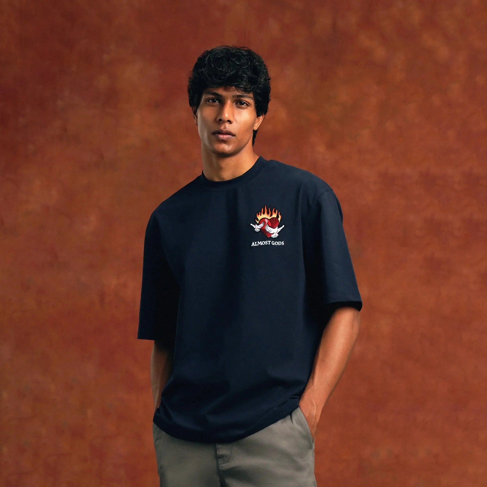 ALMOST GODS | BURNING HEART BOXY TEE { NAVY Snow Core Wonder Core