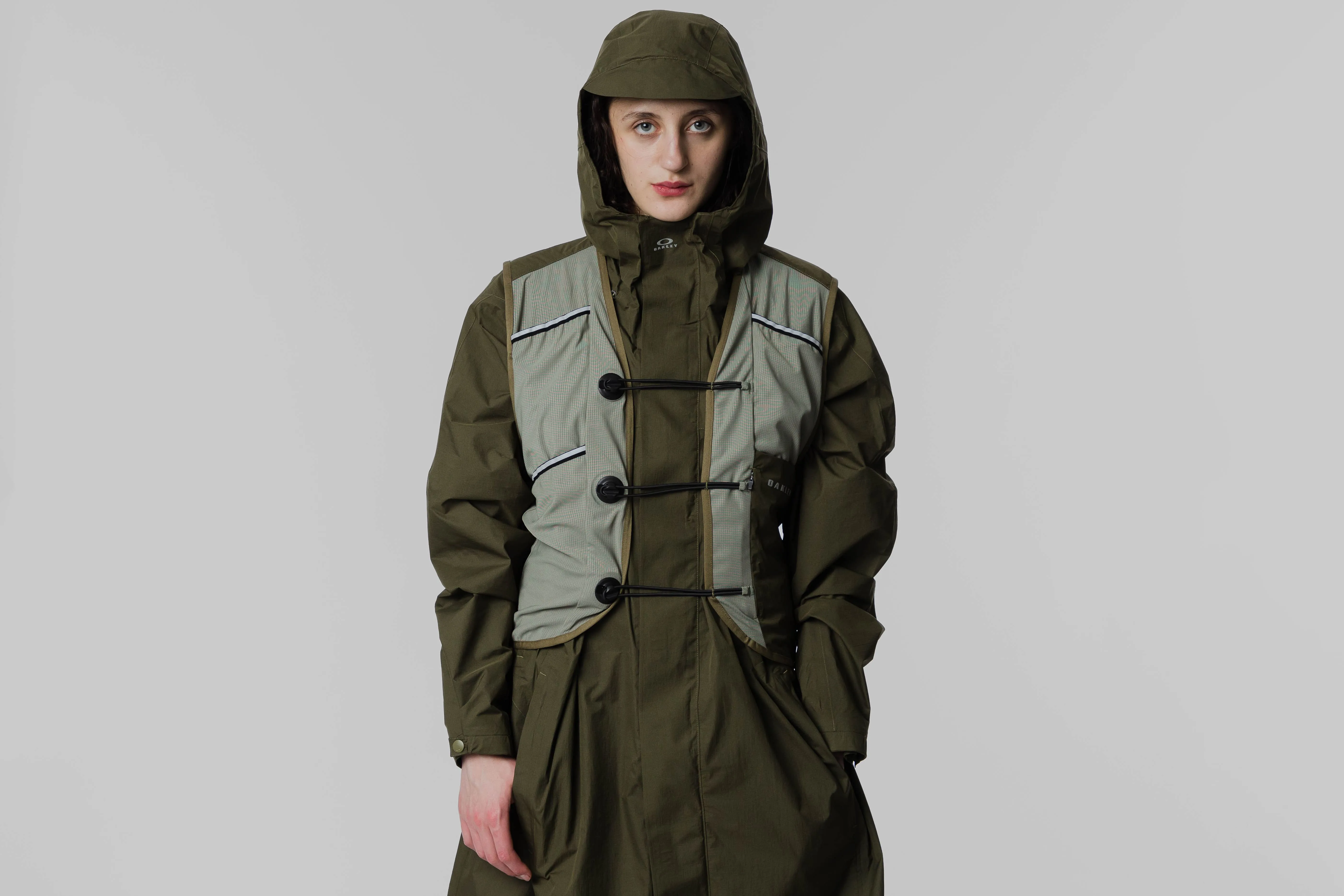 Oakley Latitude Flight Vest Poncho Simple Cut RibbedHemline