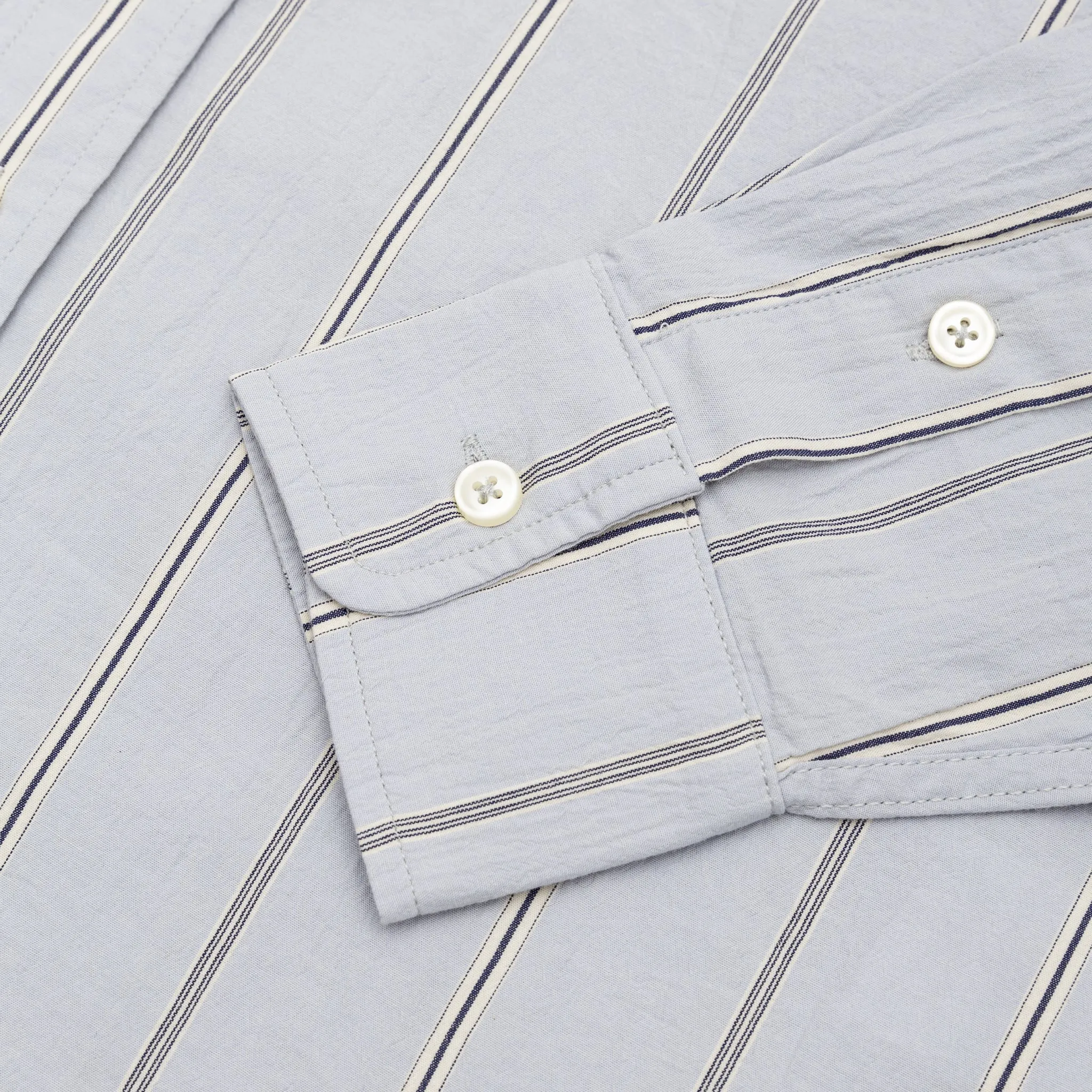 CLASSIC SHIRT City Exploration Year-Round Wear