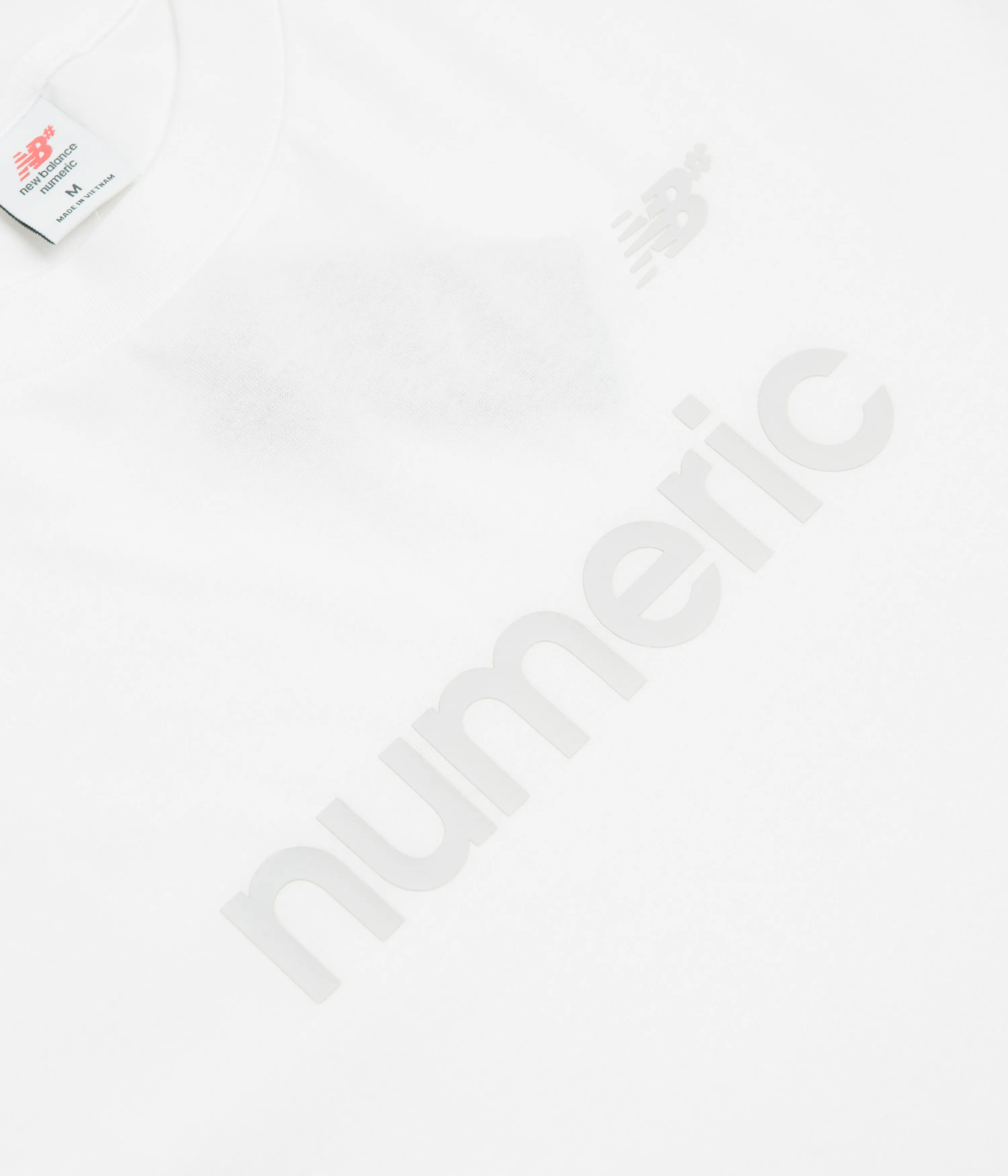 New Balance Numeric T-Shirt - White No Slip Sleeve Banding Tropical region