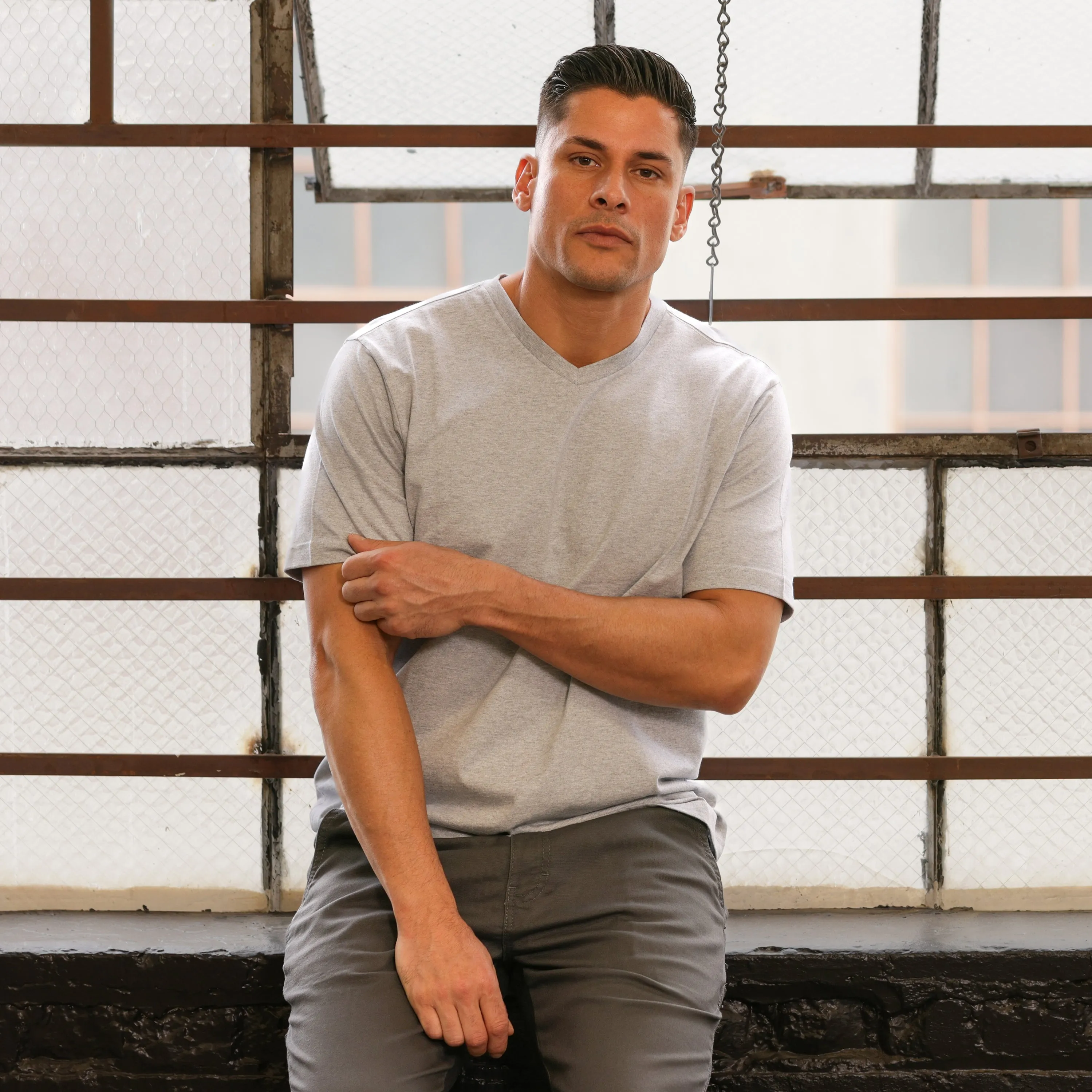 Garden Ease Classic Vneck Tee - Mens